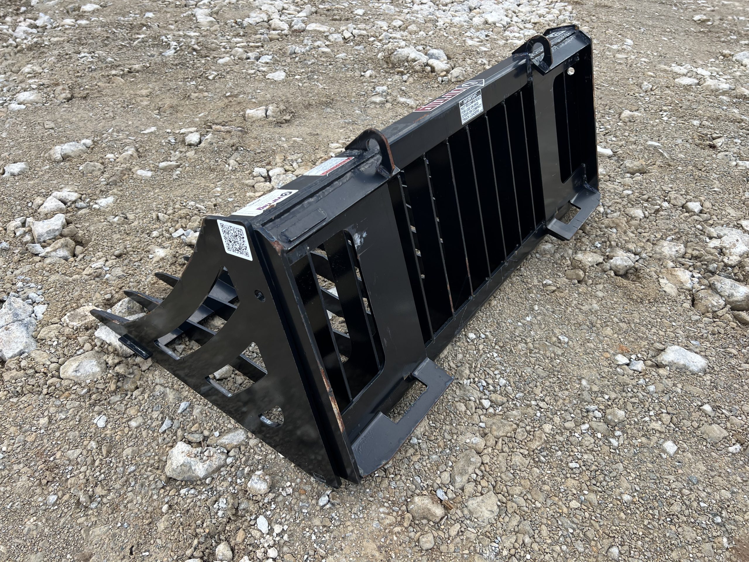 Virnig 48" V30 Skeleton Rock Bucket Attachment Fits Compact Tractor Quick Attach - Image 7