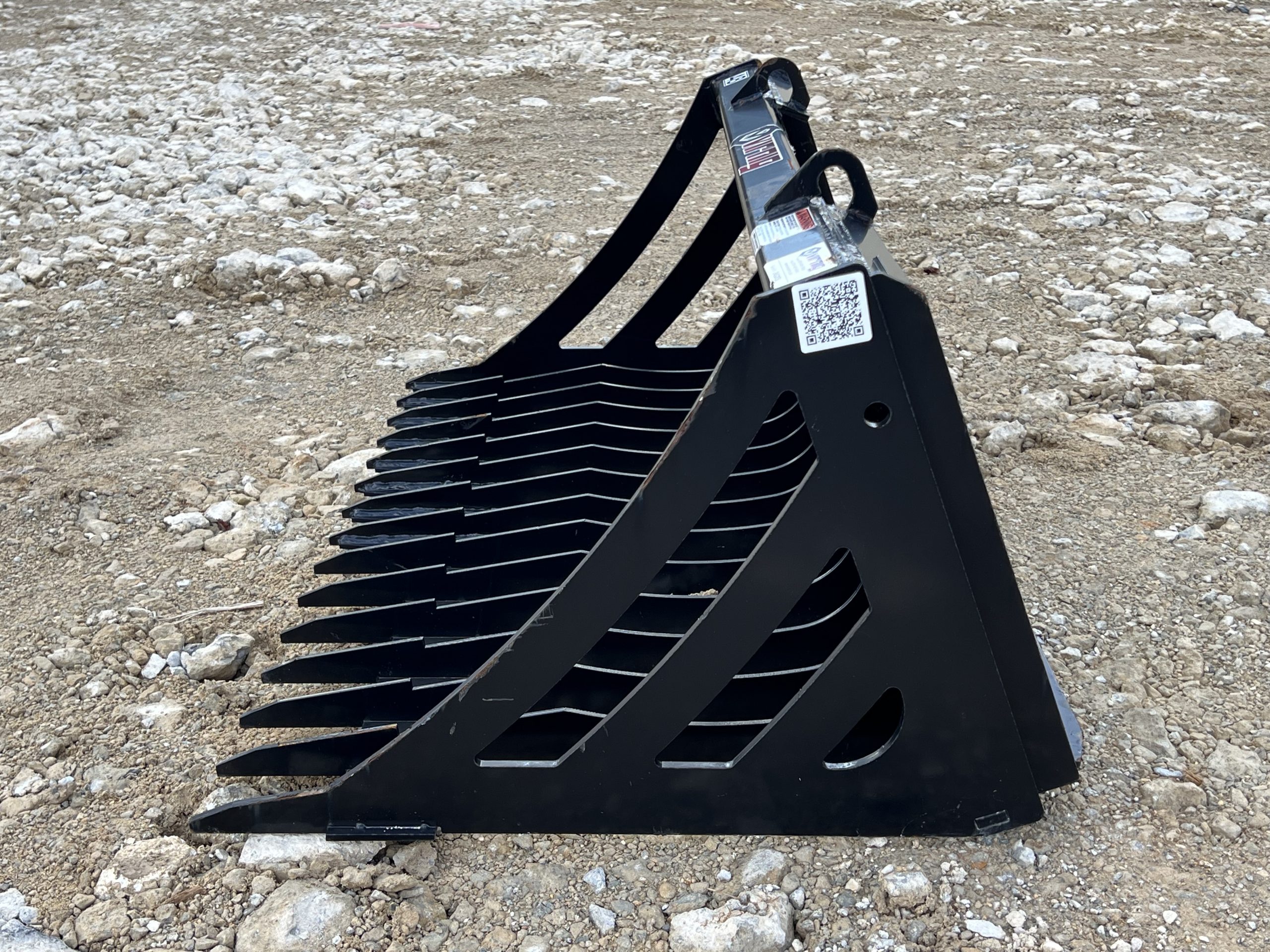 Virnig 48" V30 Skeleton Rock Bucket Attachment Fits Compact Tractor Quick Attach - Image 9