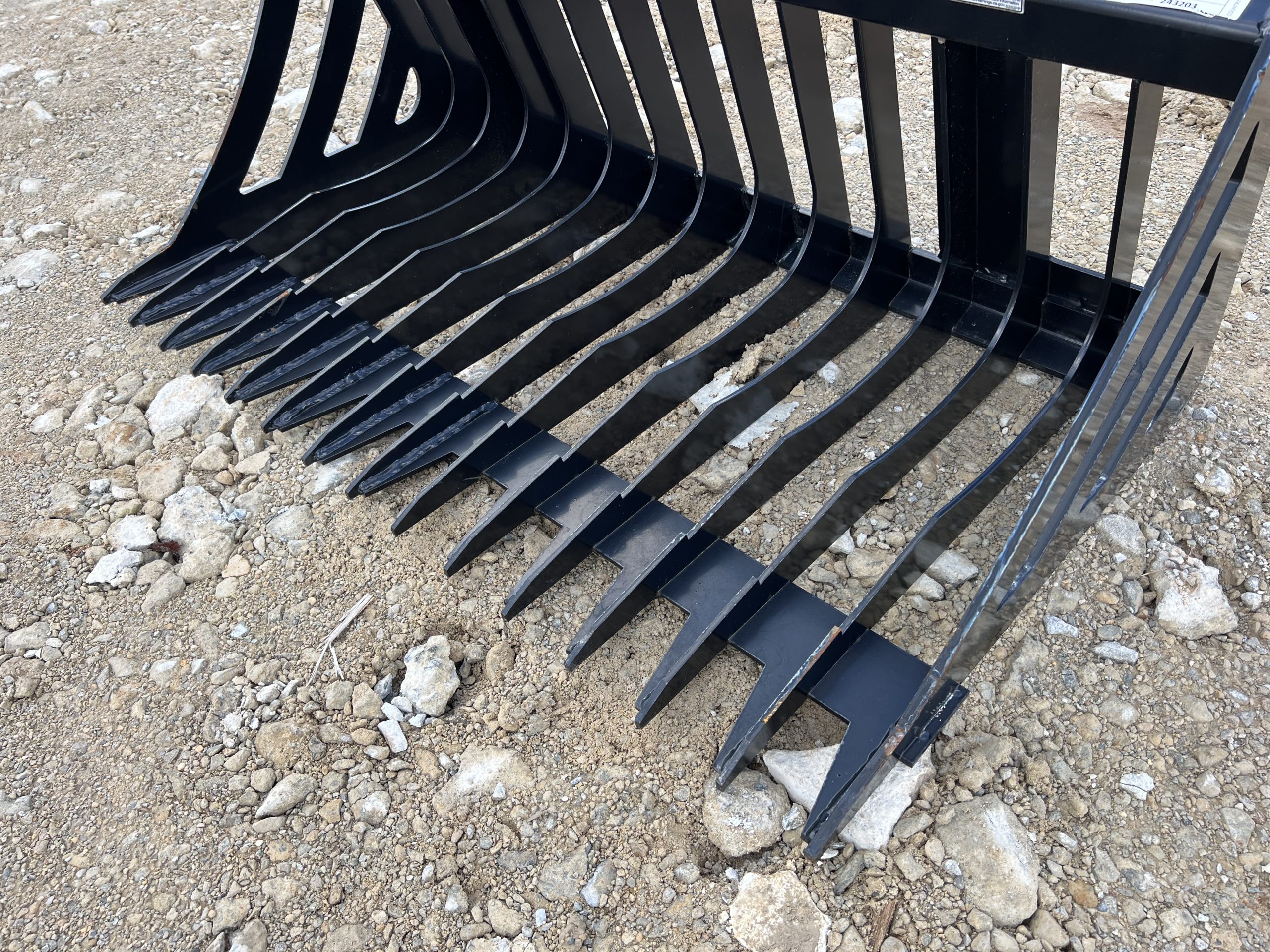 Virnig 48" V30 Skeleton Rock Bucket Attachment Fits Compact Tractor Quick Attach - Image 10