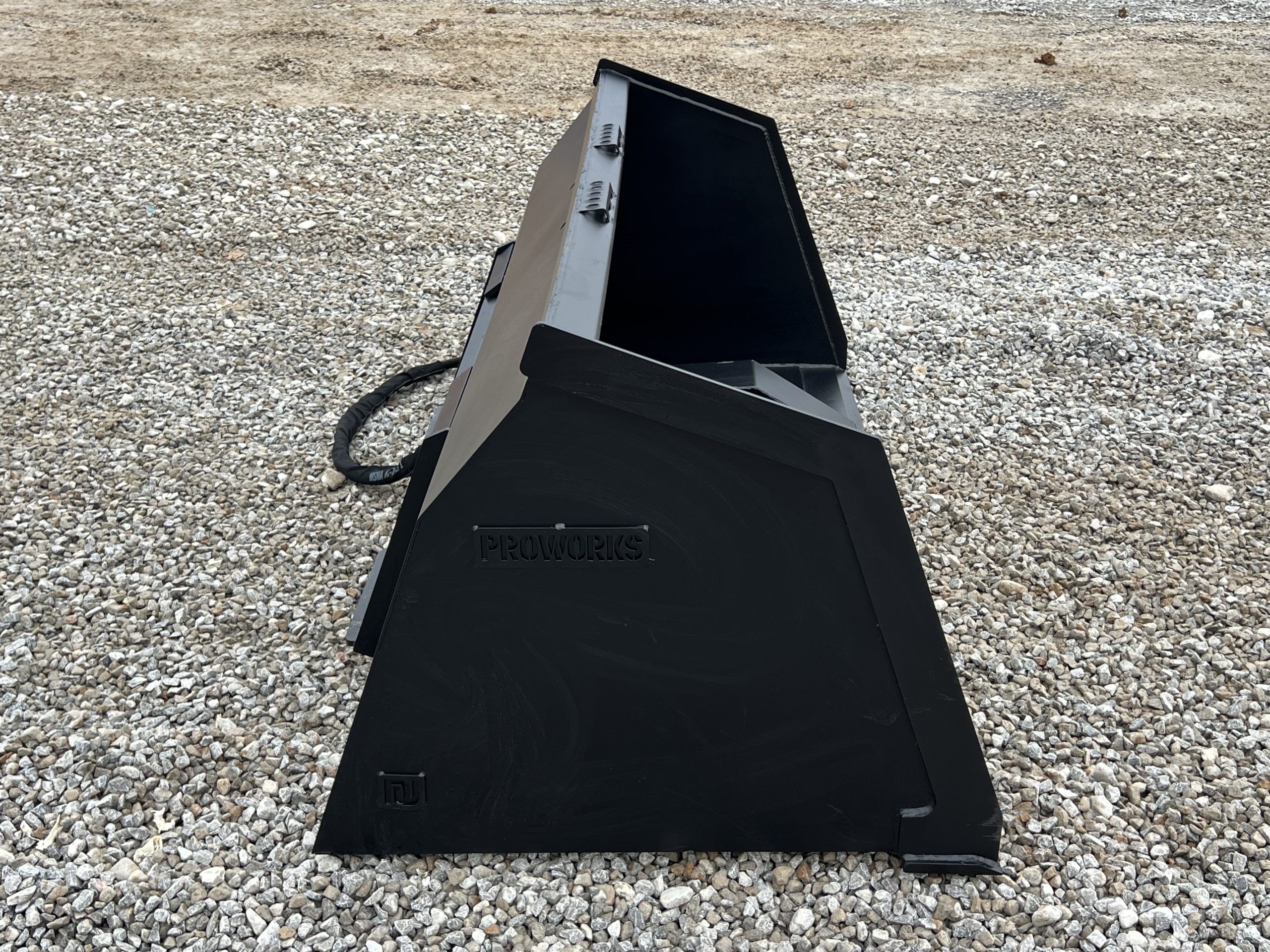 84" High Front Dump Bucket Attachment Fits Skid Steer Quick Attach - Image 4