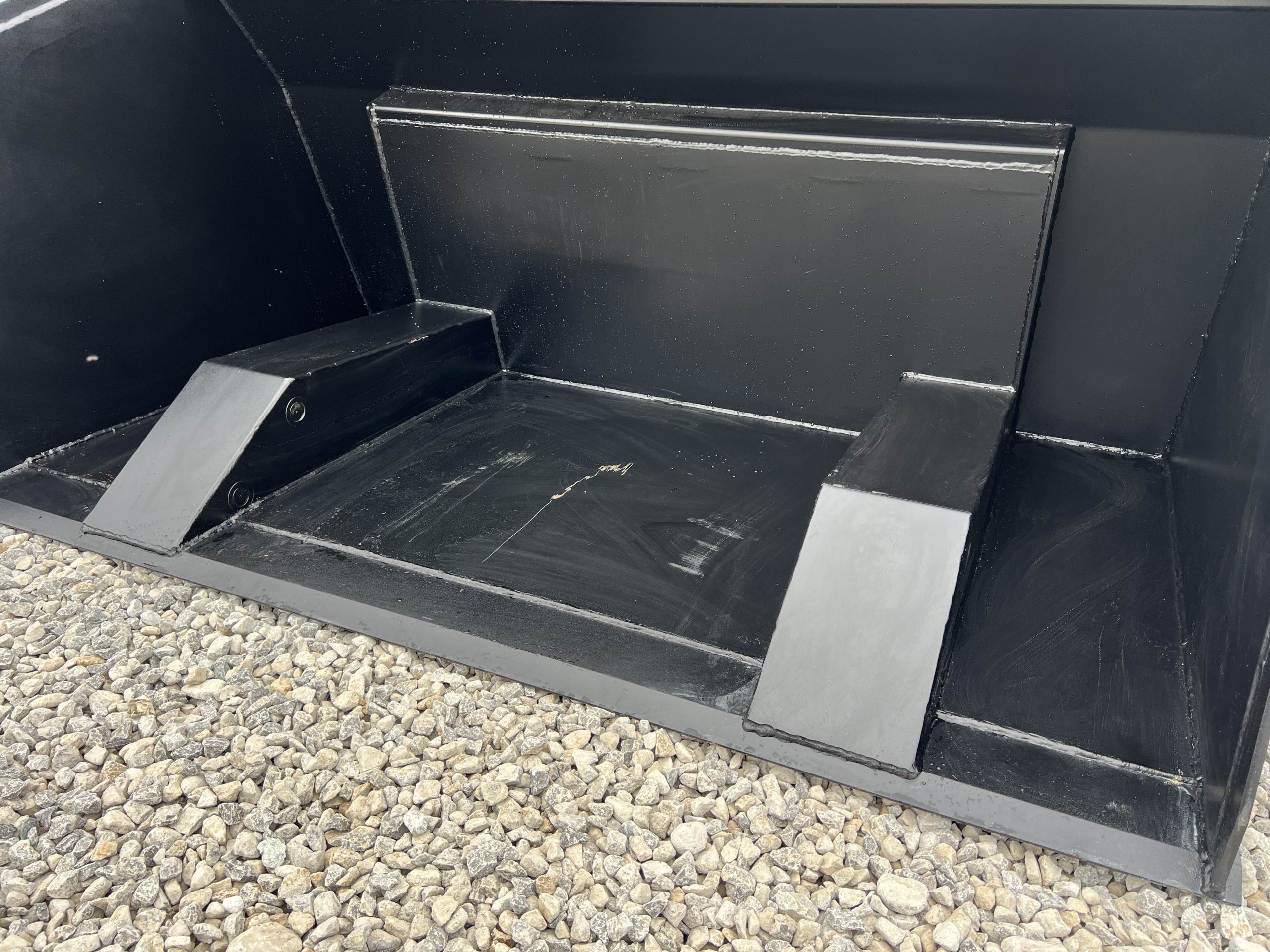 72" High Front Dump Bucket Attachment Fits Skid Steer Quick Attach - Image 10