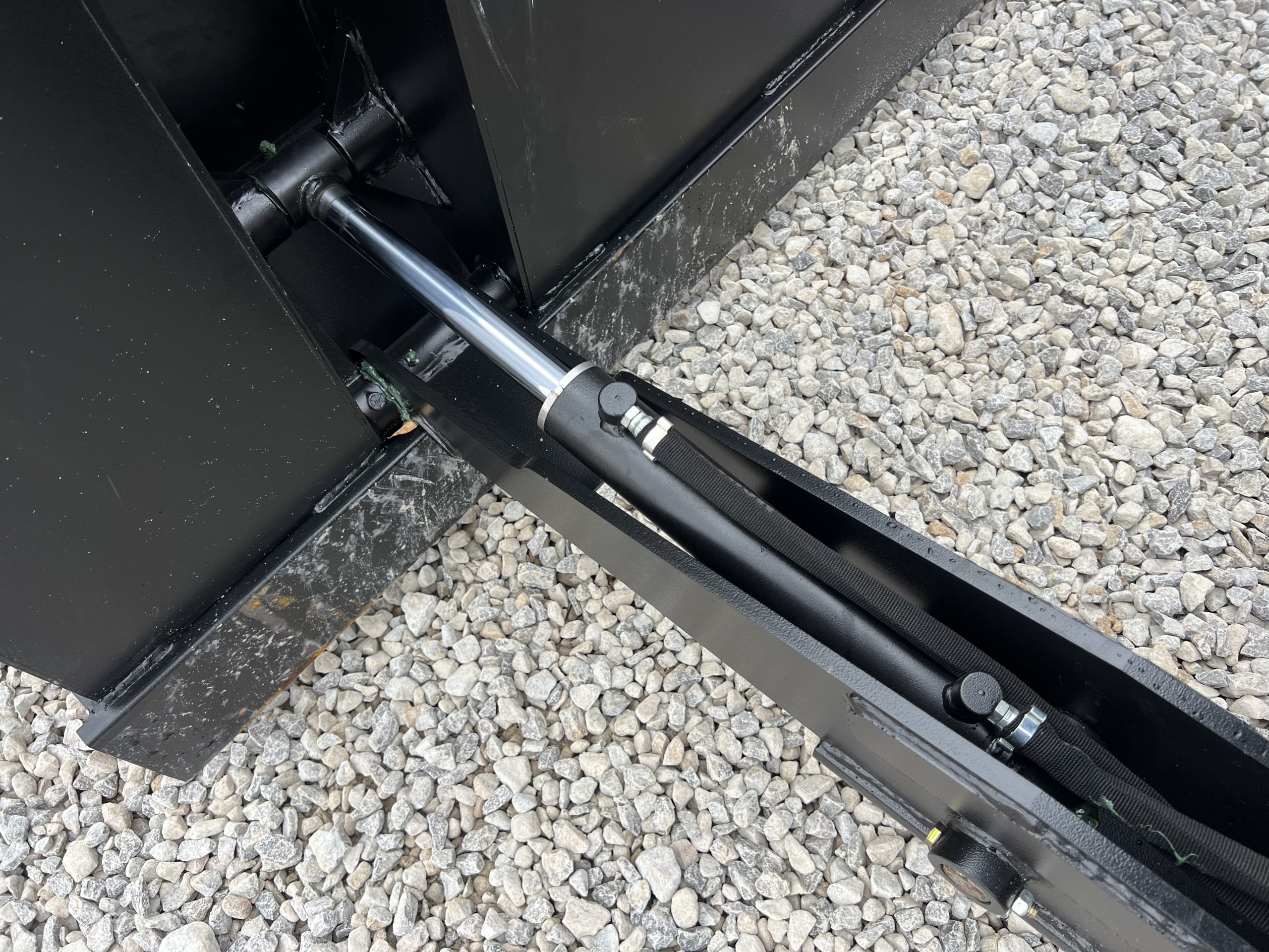 72" High Front Dump Bucket Attachment Fits Skid Steer Quick Attach - Image 15