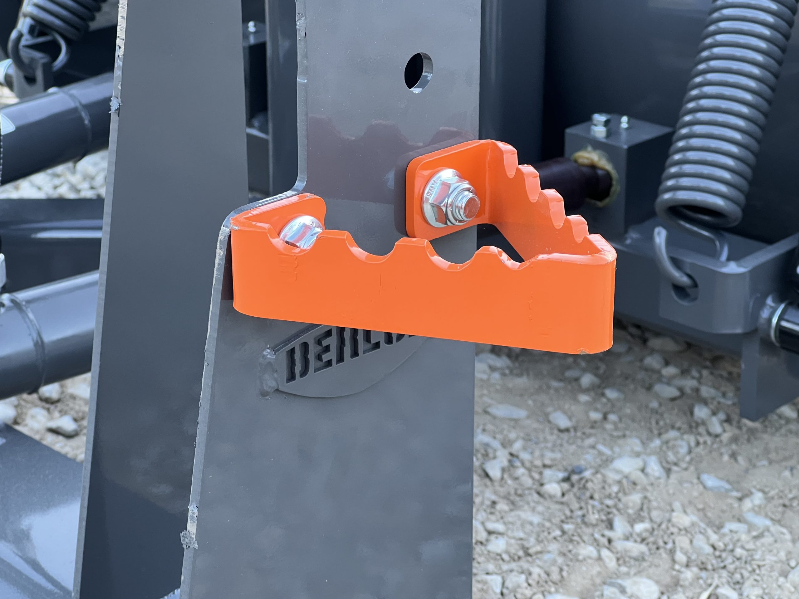 84" Berlon Hydraulic Angle Snow Blade Plow Attachment Fits Skid Steer Quick Attach - Image 12