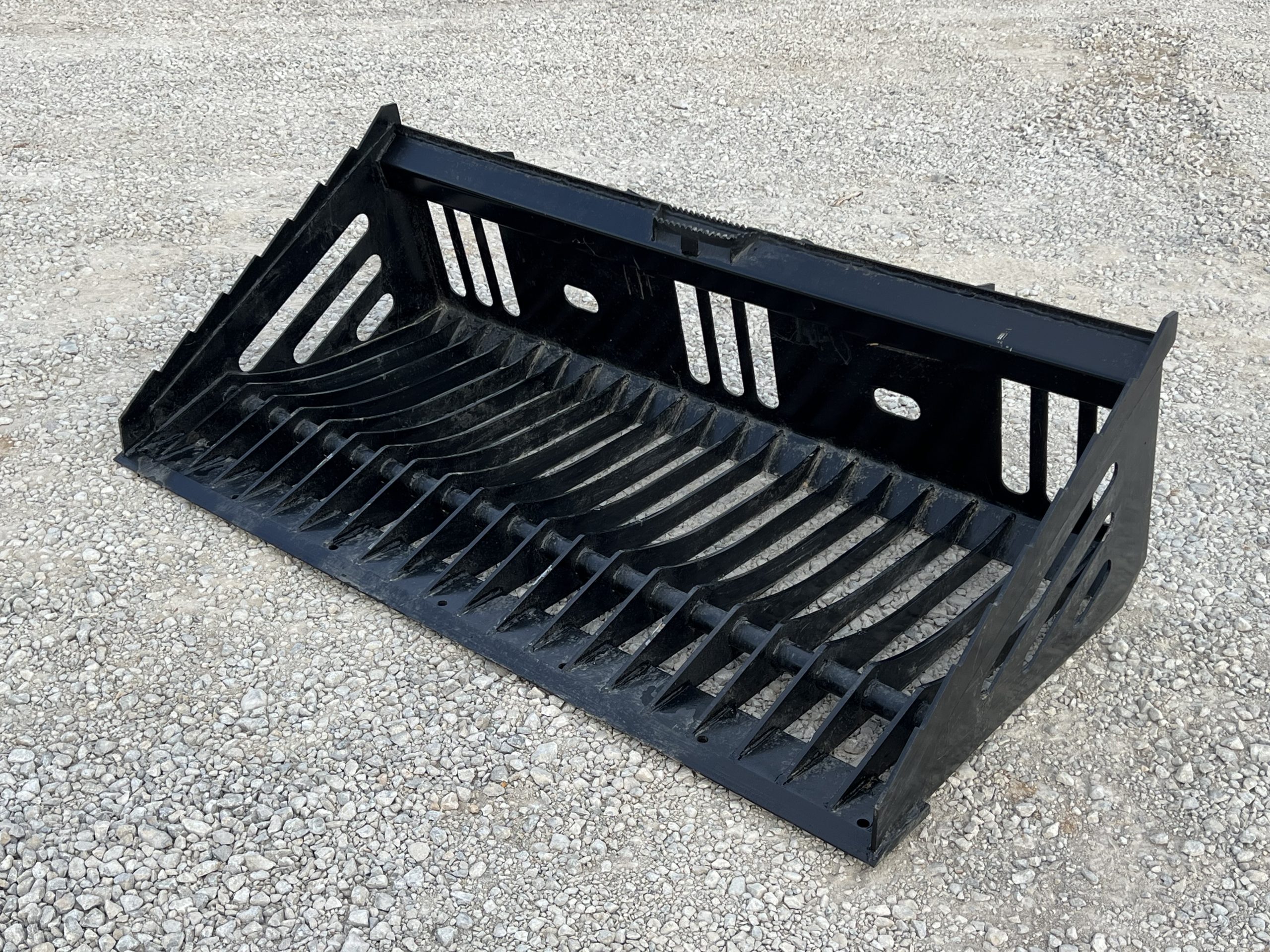 72″ Heavy Duty Skeleton Rock Bucket Attachment Fits Skid Steer Quick Attach