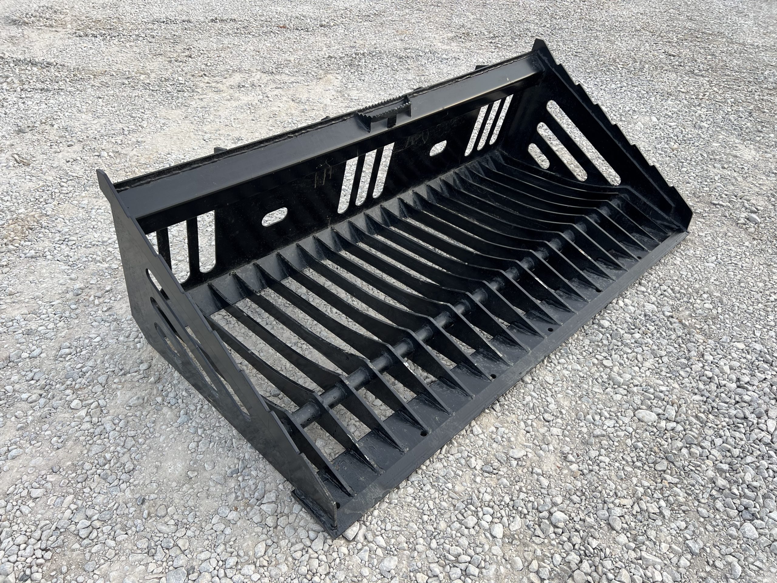 72″ Heavy Duty Skeleton Rock Bucket Attachment Fits Skid Steer Quick Attach - Image 3