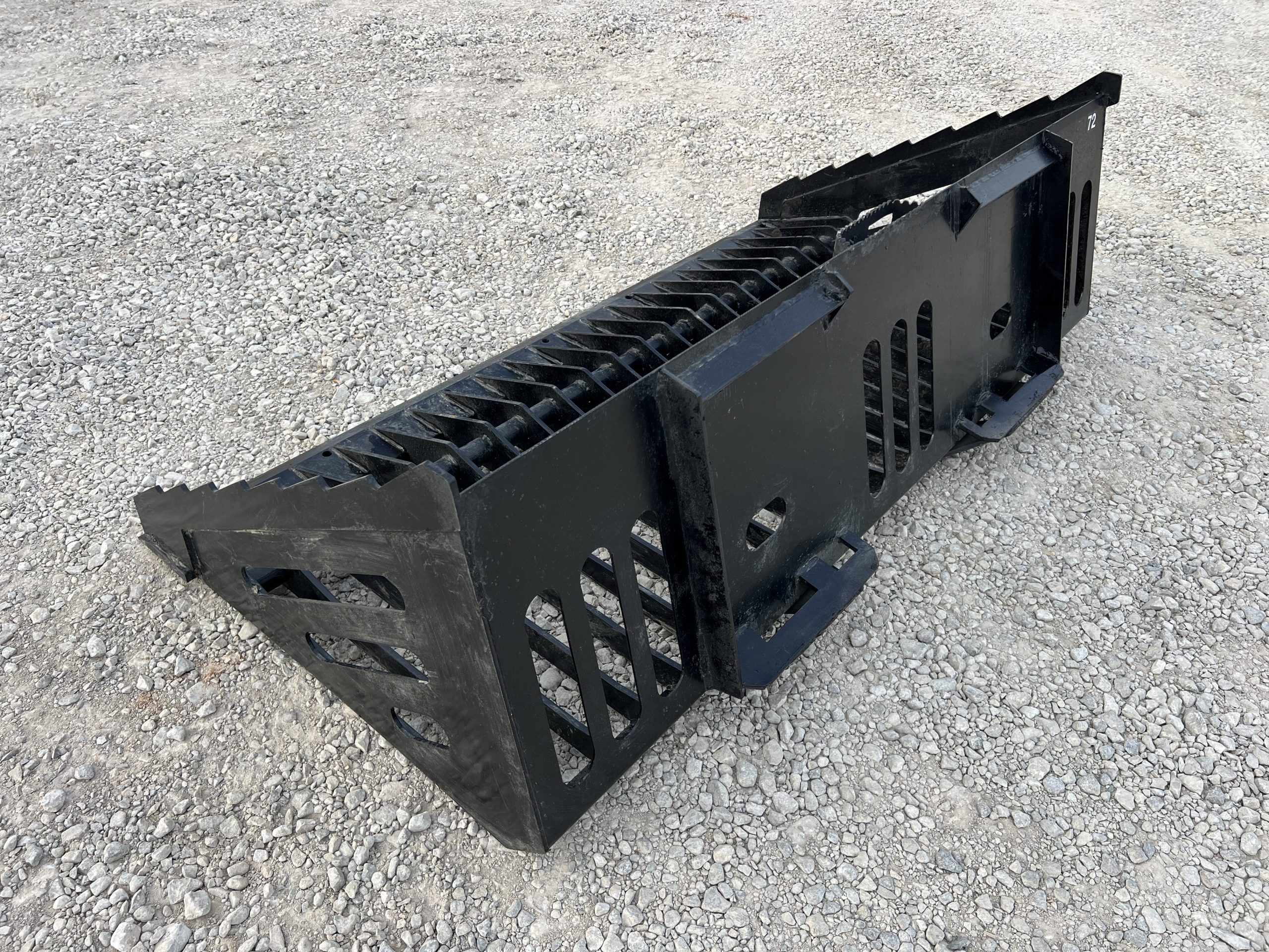 72″ Heavy Duty Skeleton Rock Bucket Attachment Fits Skid Steer Quick Attach - Image 7