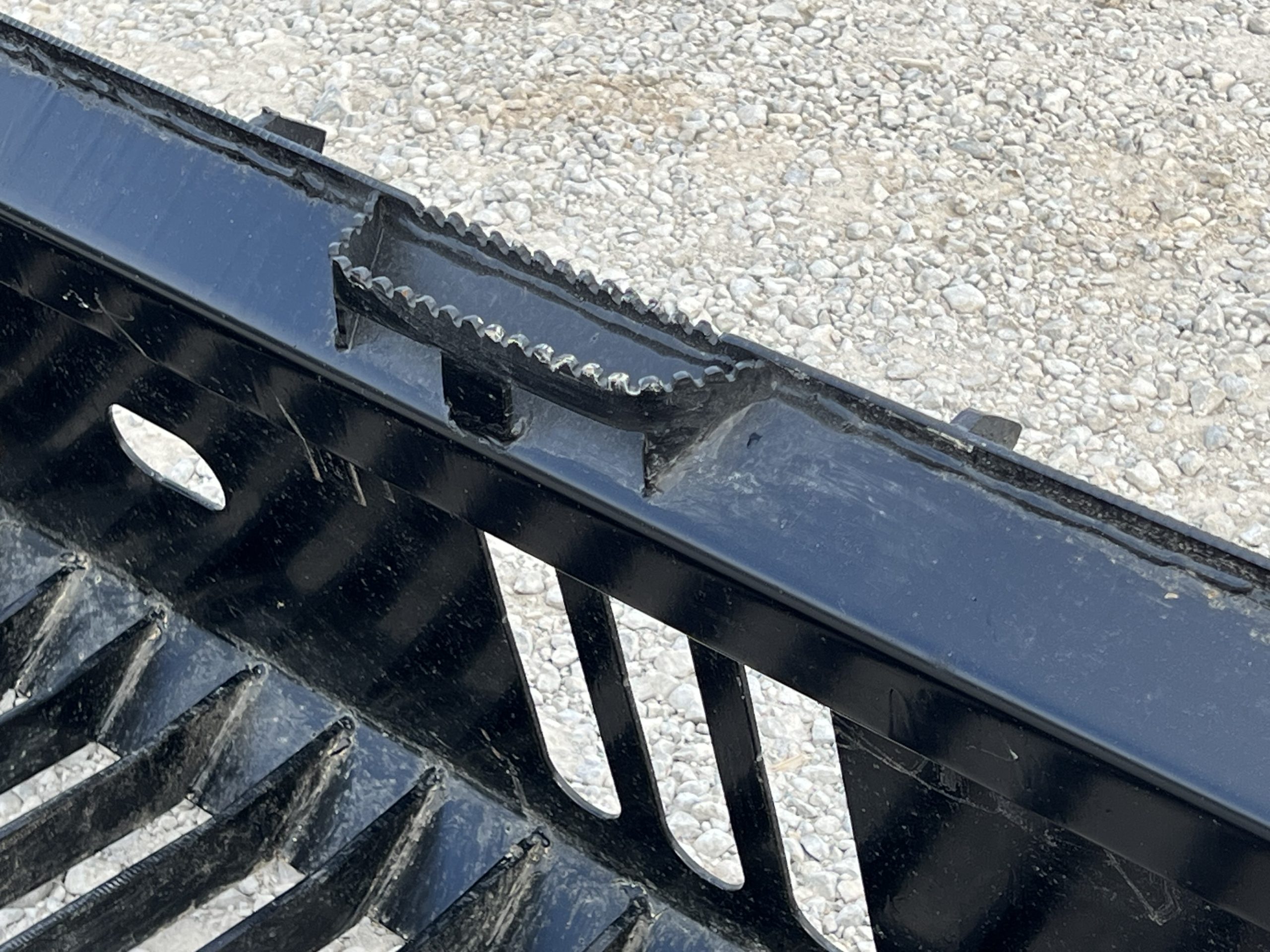 72″ Heavy Duty Skeleton Rock Bucket Attachment Fits Skid Steer Quick Attach - Image 11