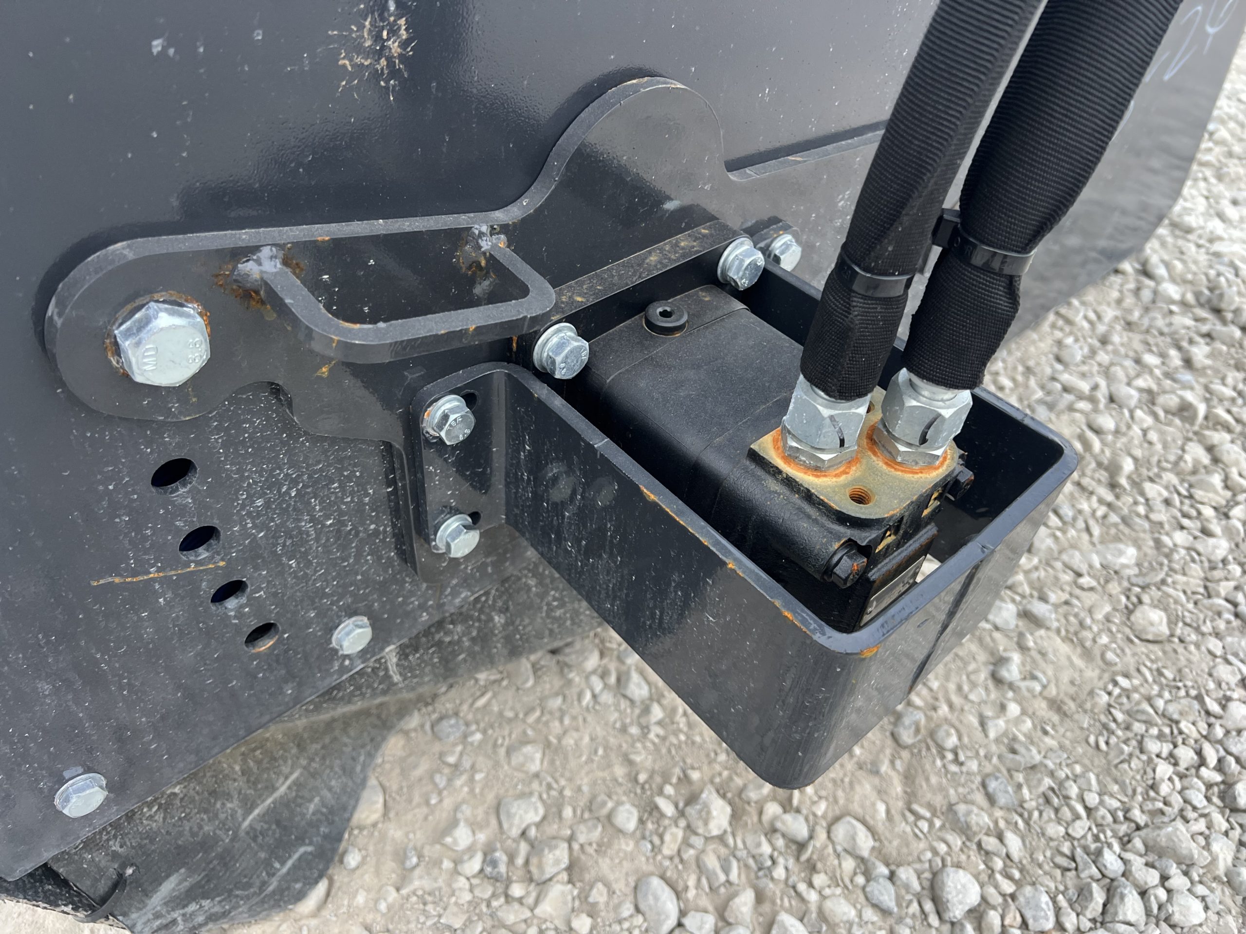 72" Pick Up Box Broom Sweeper Hydraulic Attachment Fits Skid Steer Quick Attach - Image 9