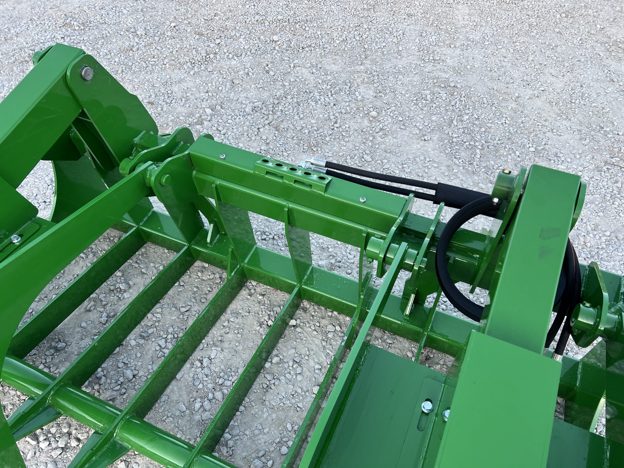 72" Heavy Duty Dual Cylinder Root Grapple Attachment Fits John Deere Global Tractor Loader - Image 11