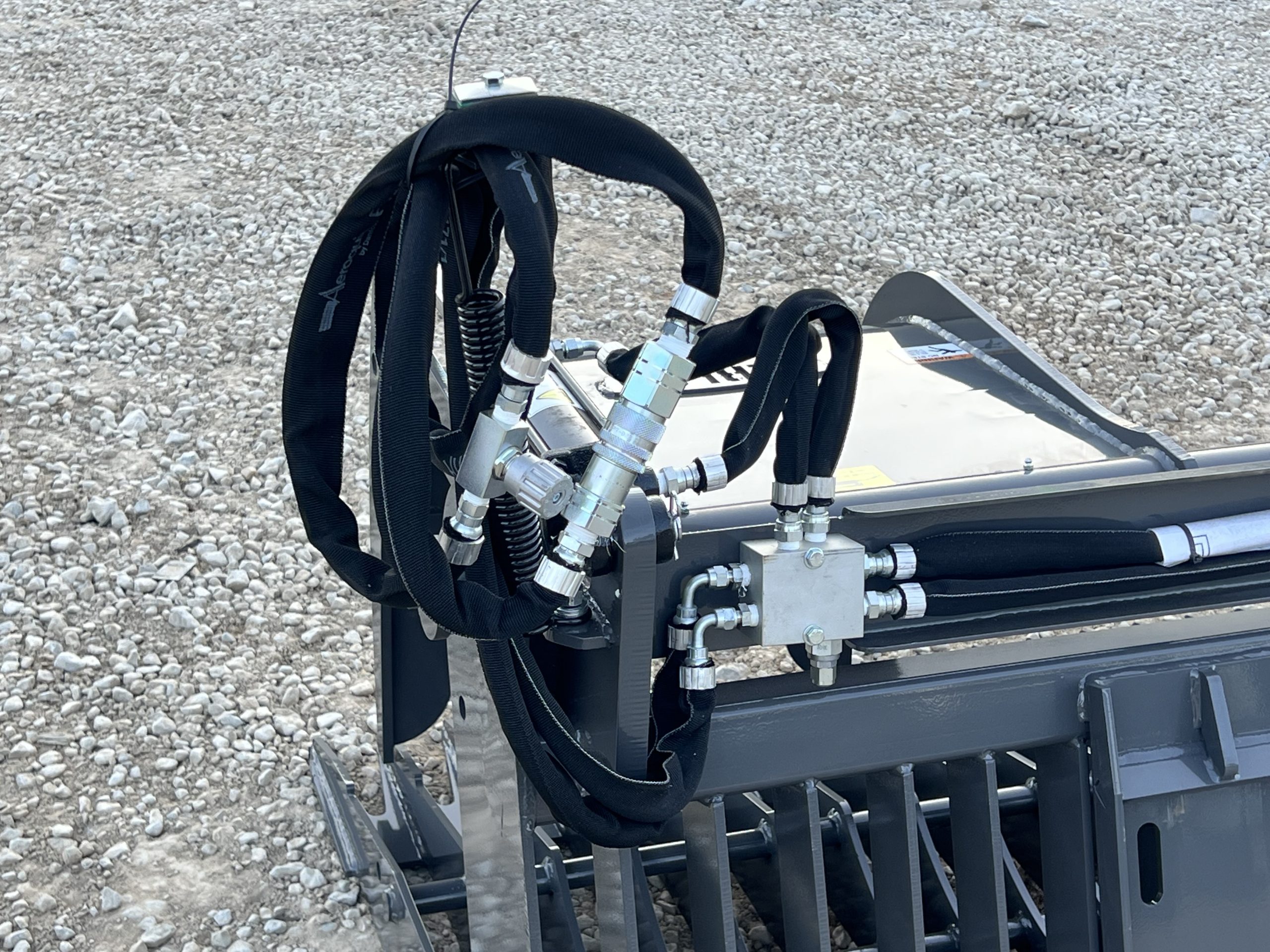 Berlon 84" Skeleton Rock Grapple Attachment Fits Skid Steer Quick Attach - Image 13