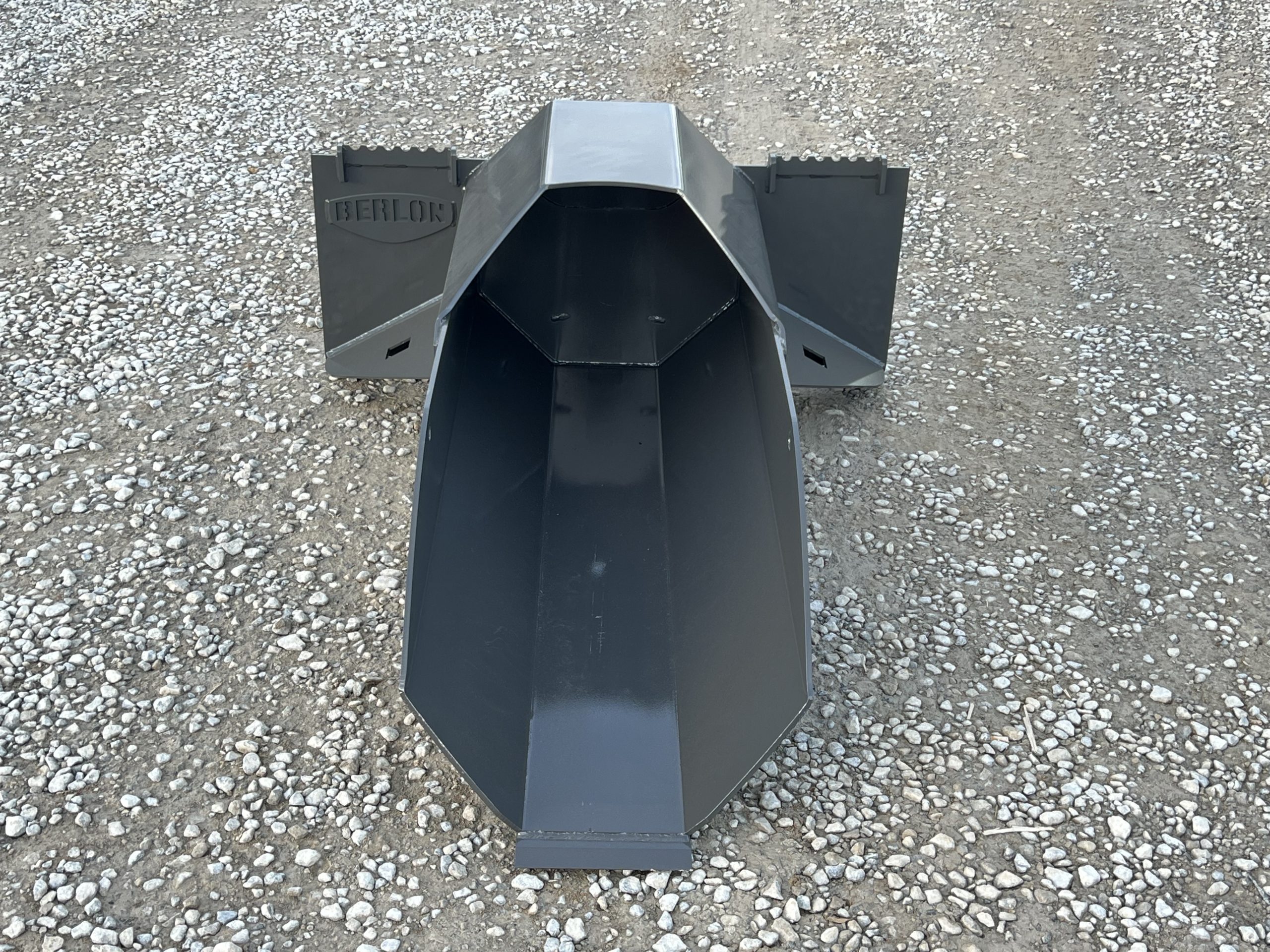 Berlon 60" Gravel Spoon Bucket Attachment Fits Skid Steer Quick Attach - Image 3