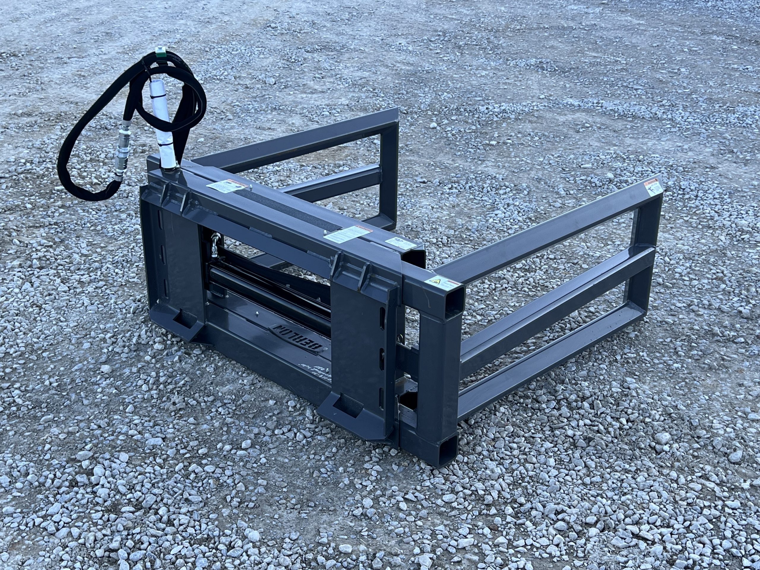 Berlon Bale Handler Grapple Round & Square Bale Fits Skid Steer Tractor Loader - Image 6