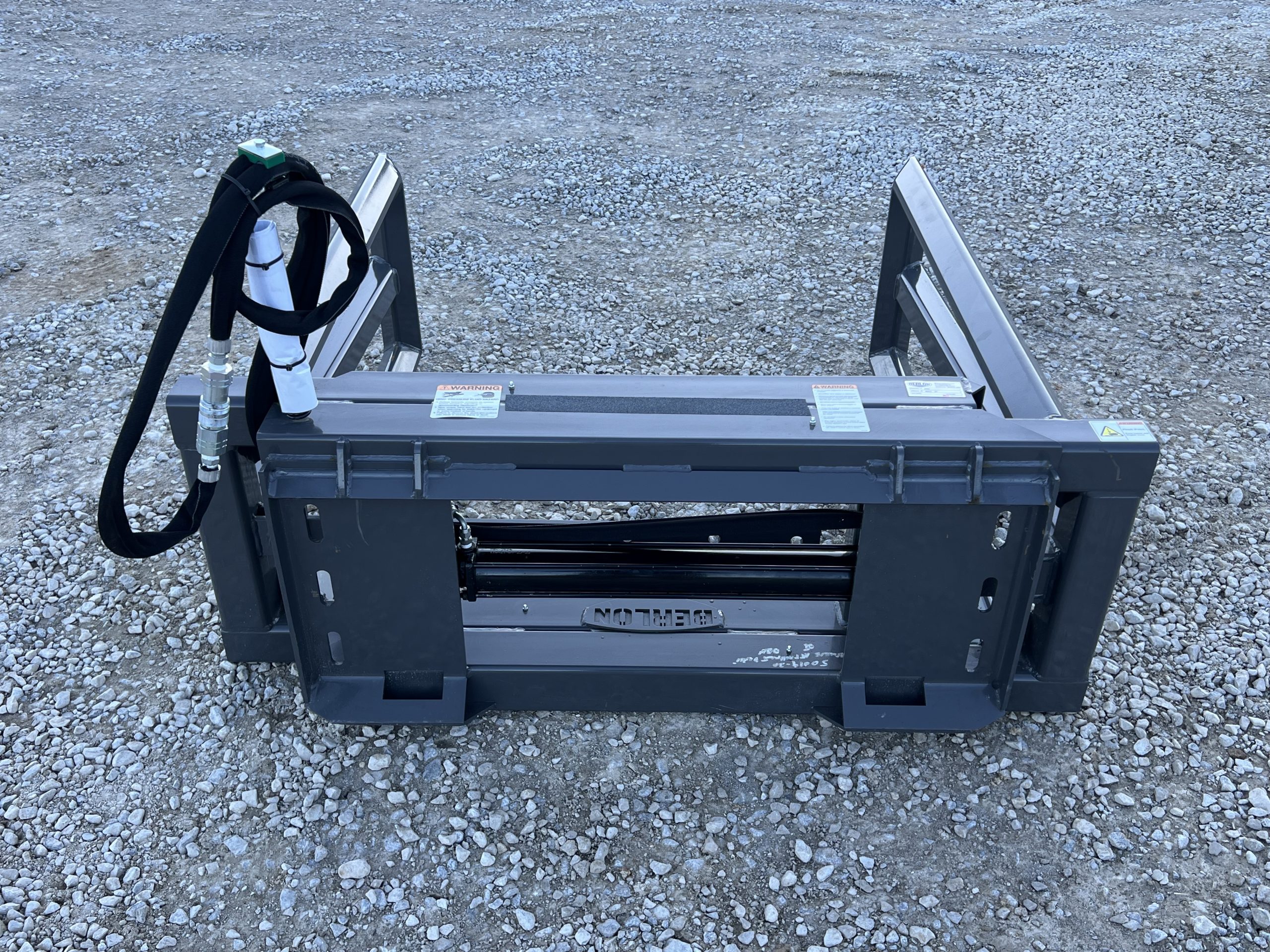 Berlon Bale Handler Grapple Round & Square Bale Fits Skid Steer Tractor Loader - Image 7