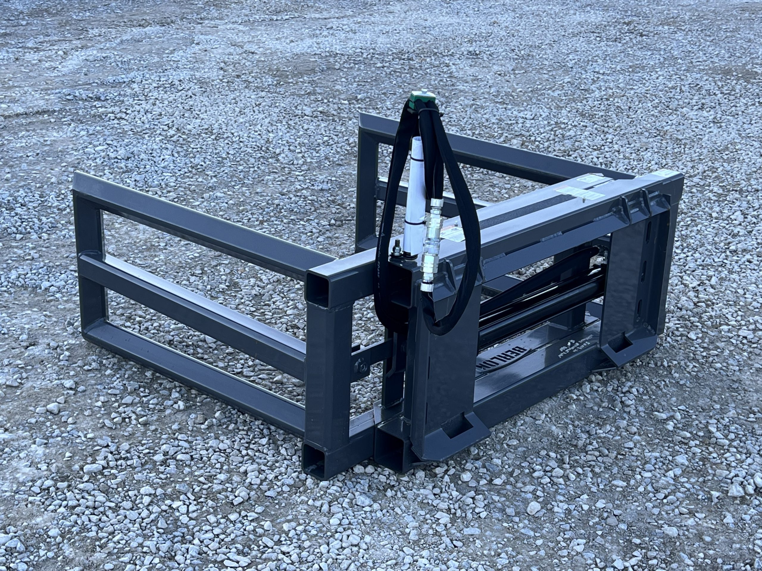 Berlon Bale Handler Grapple Round & Square Bale Fits Skid Steer Tractor Loader - Image 8