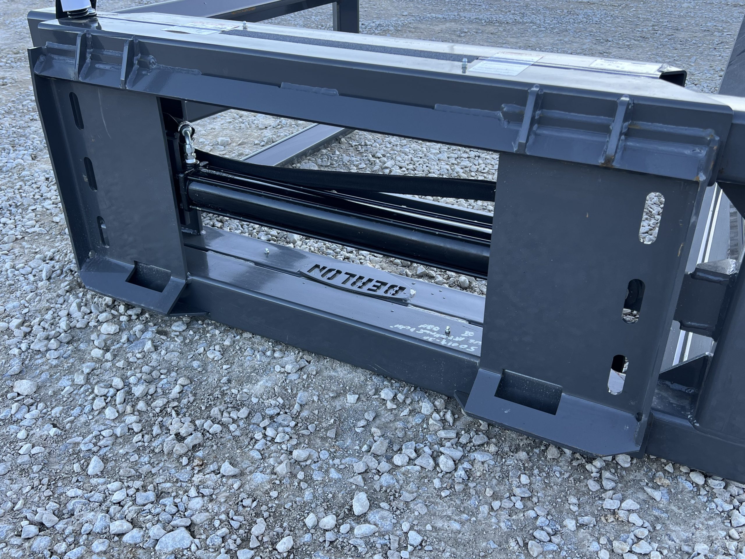 Berlon Bale Handler Grapple Round & Square Bale Fits Skid Steer Tractor Loader - Image 13