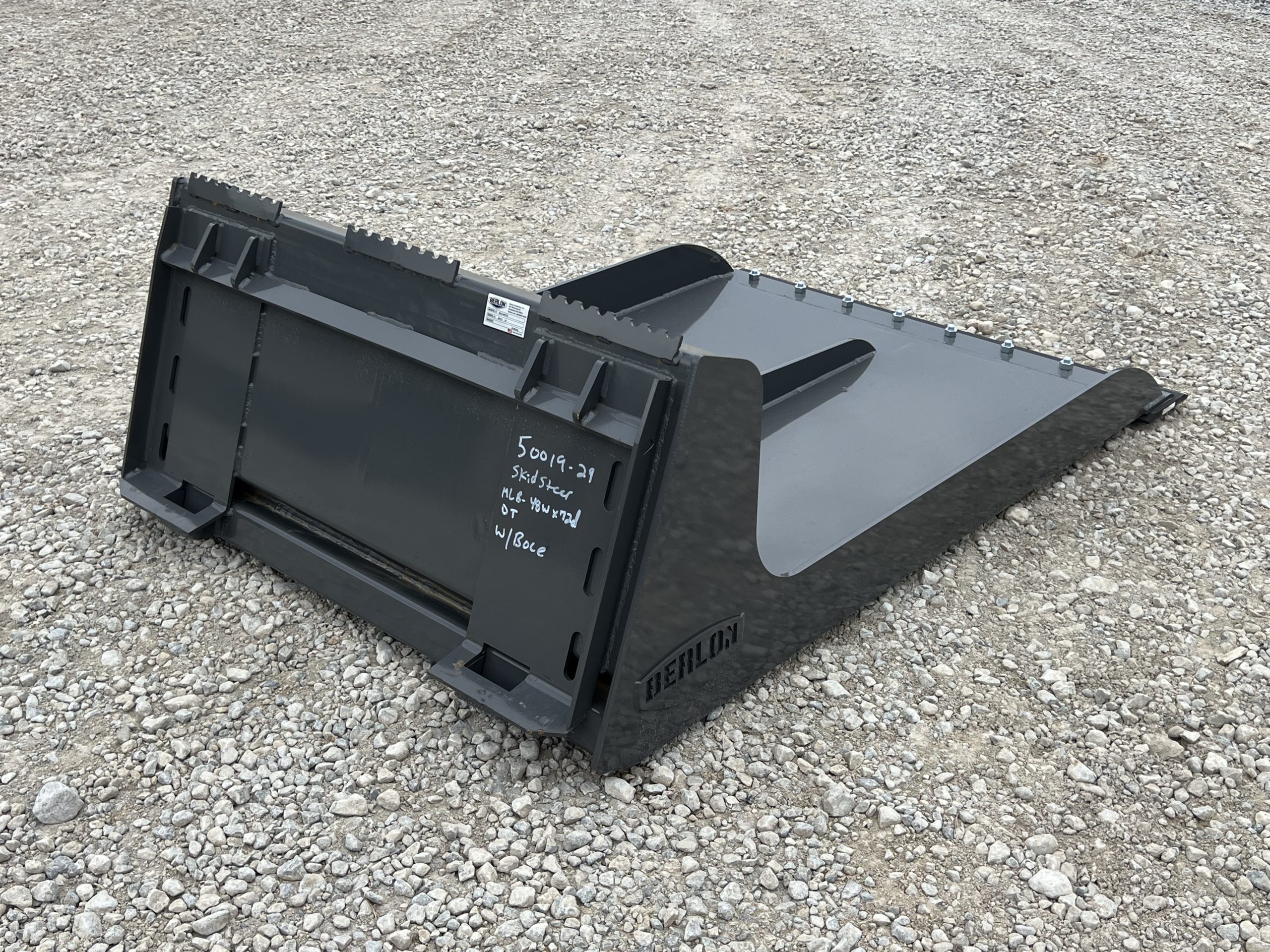 Berlon 48" x 72" Material Long Bucket Attachment Conveyor Cleanup Fits Skid Steer - Image 6