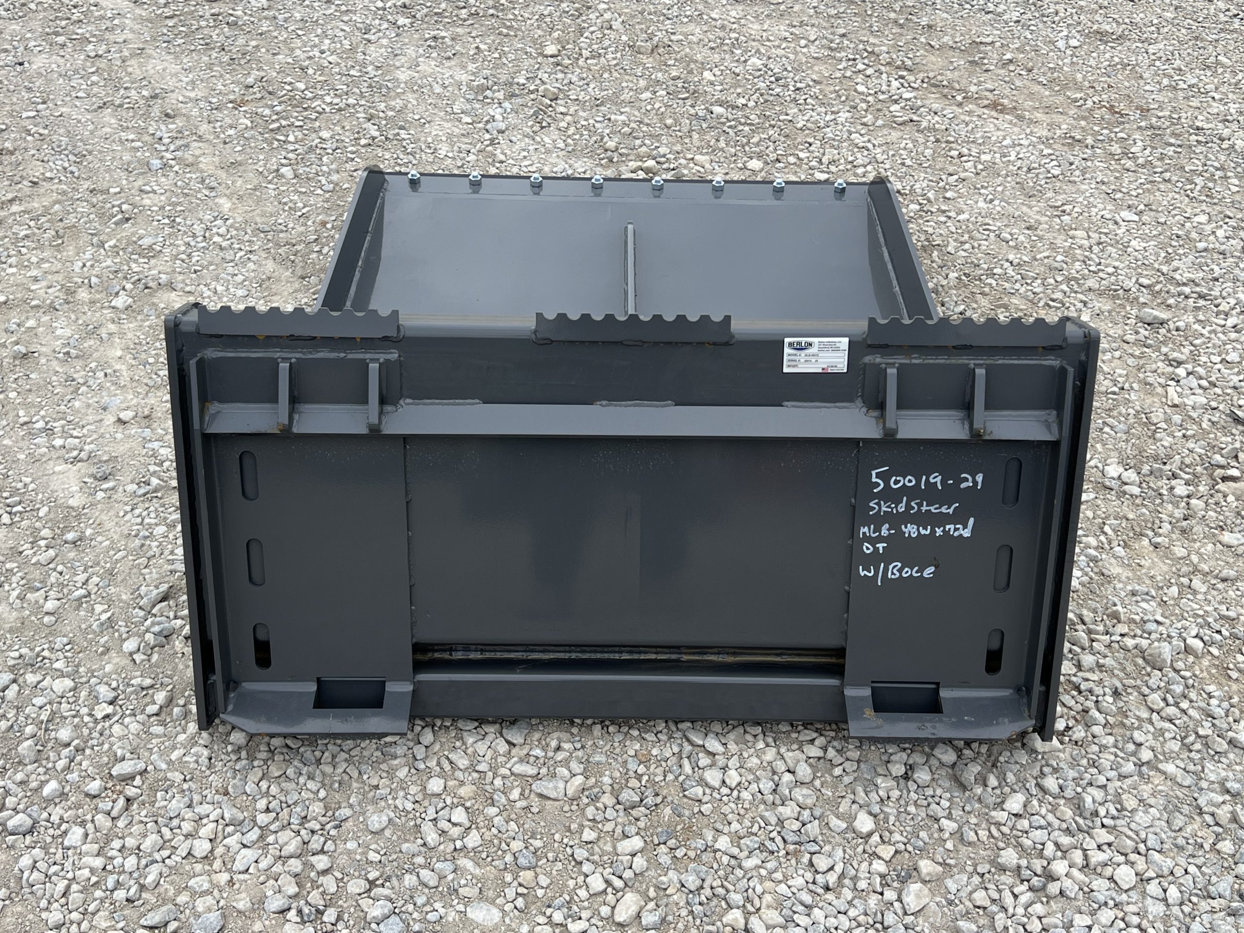 Berlon 48" x 72" Material Long Bucket Attachment Conveyor Cleanup Fits Skid Steer - Image 7