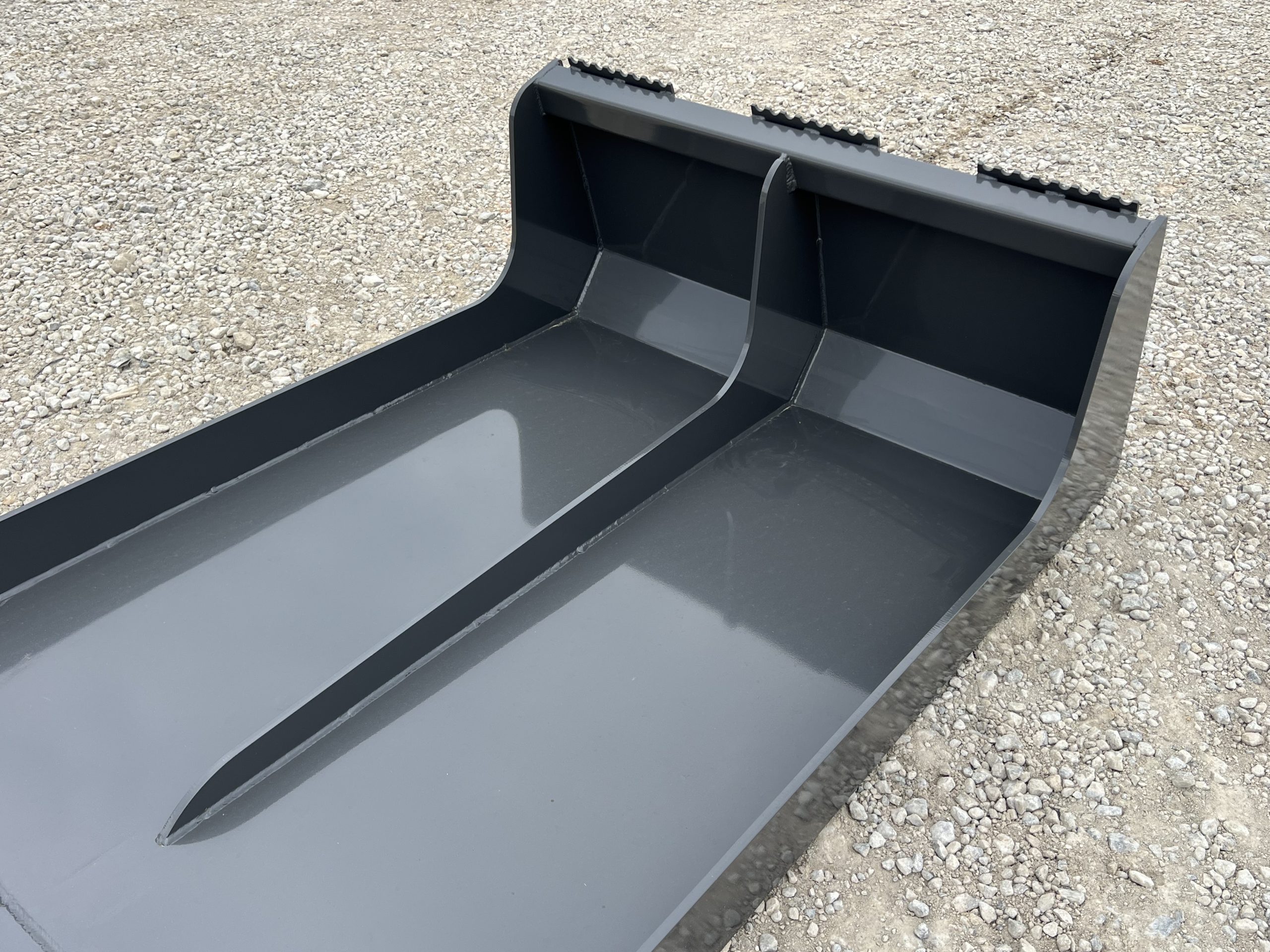 Berlon 48" x 72" Material Long Bucket Attachment Conveyor Cleanup Fits Skid Steer - Image 11