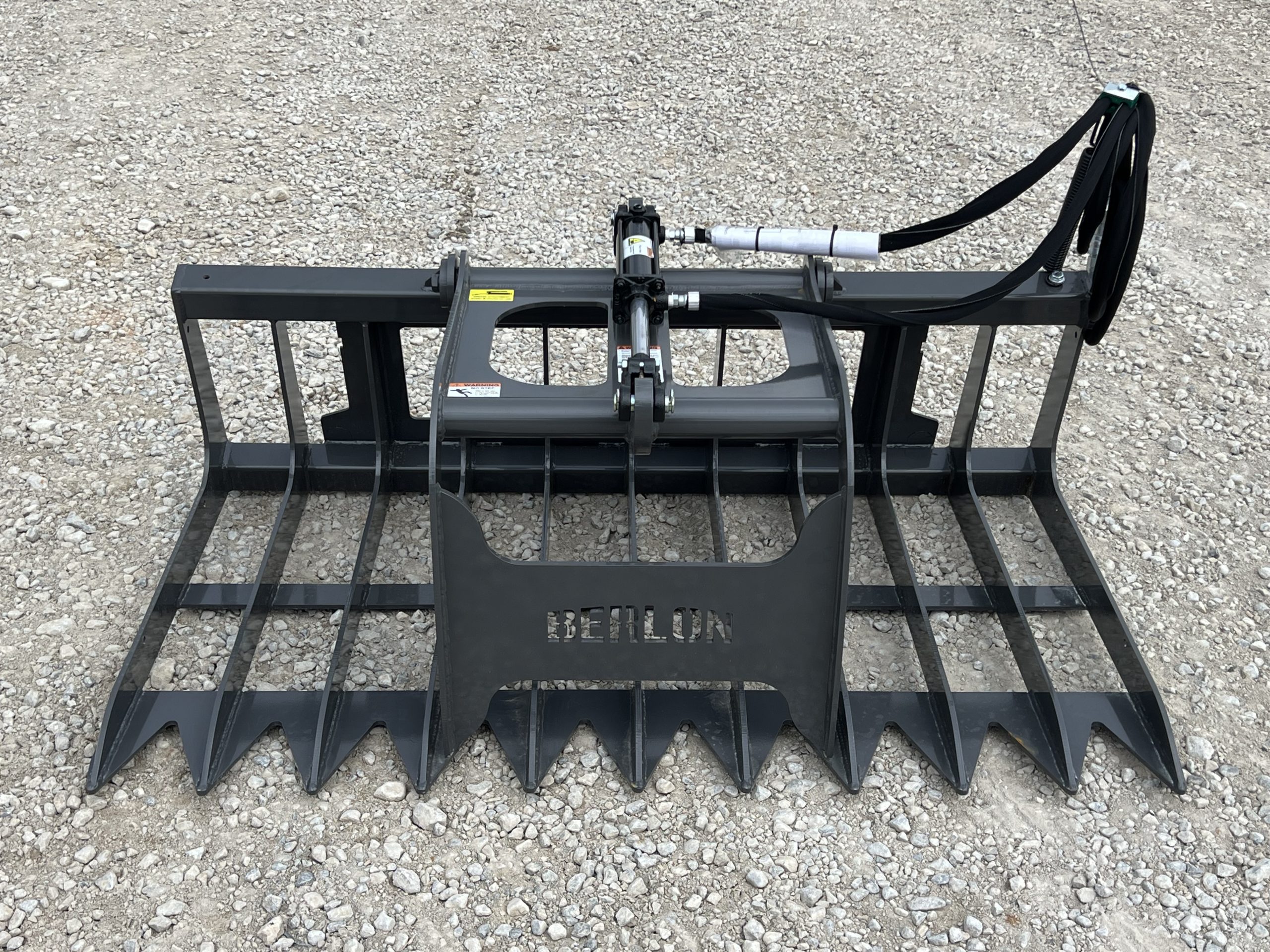 Berlon 66" Compact Tractor Root Brush Grapple Attachment Fits John Deere Loader - Image 3