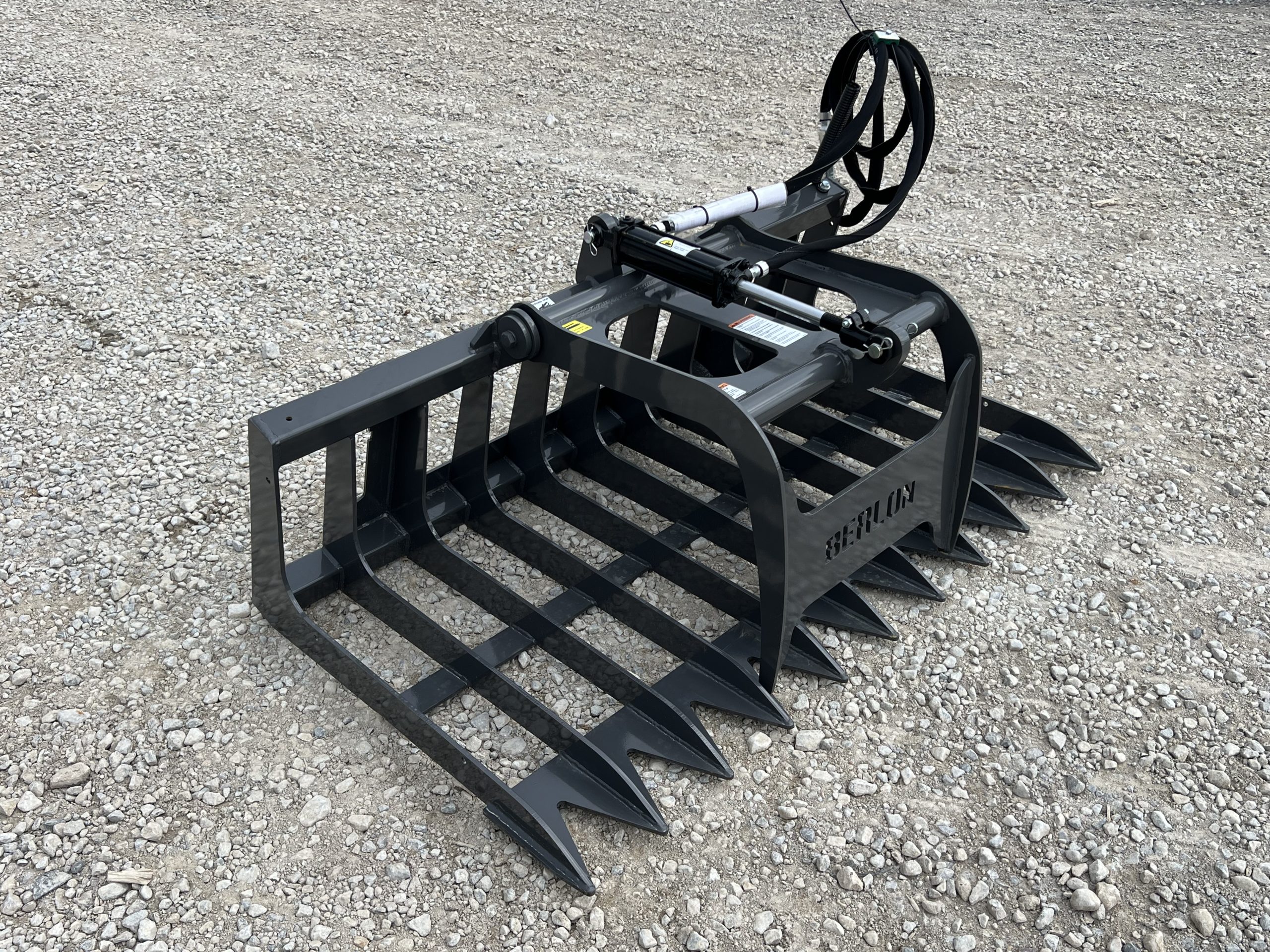 Berlon 66" Compact Tractor Root Brush Grapple Attachment Fits John Deere Loader - Image 4