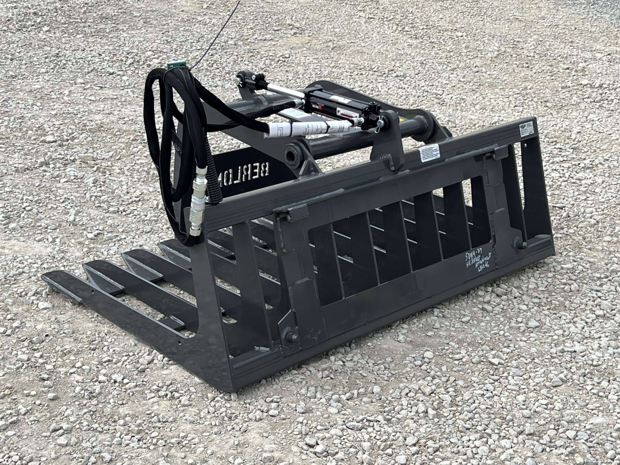 Berlon 66" Compact Tractor Root Brush Grapple Attachment Fits John Deere Loader - Image 8