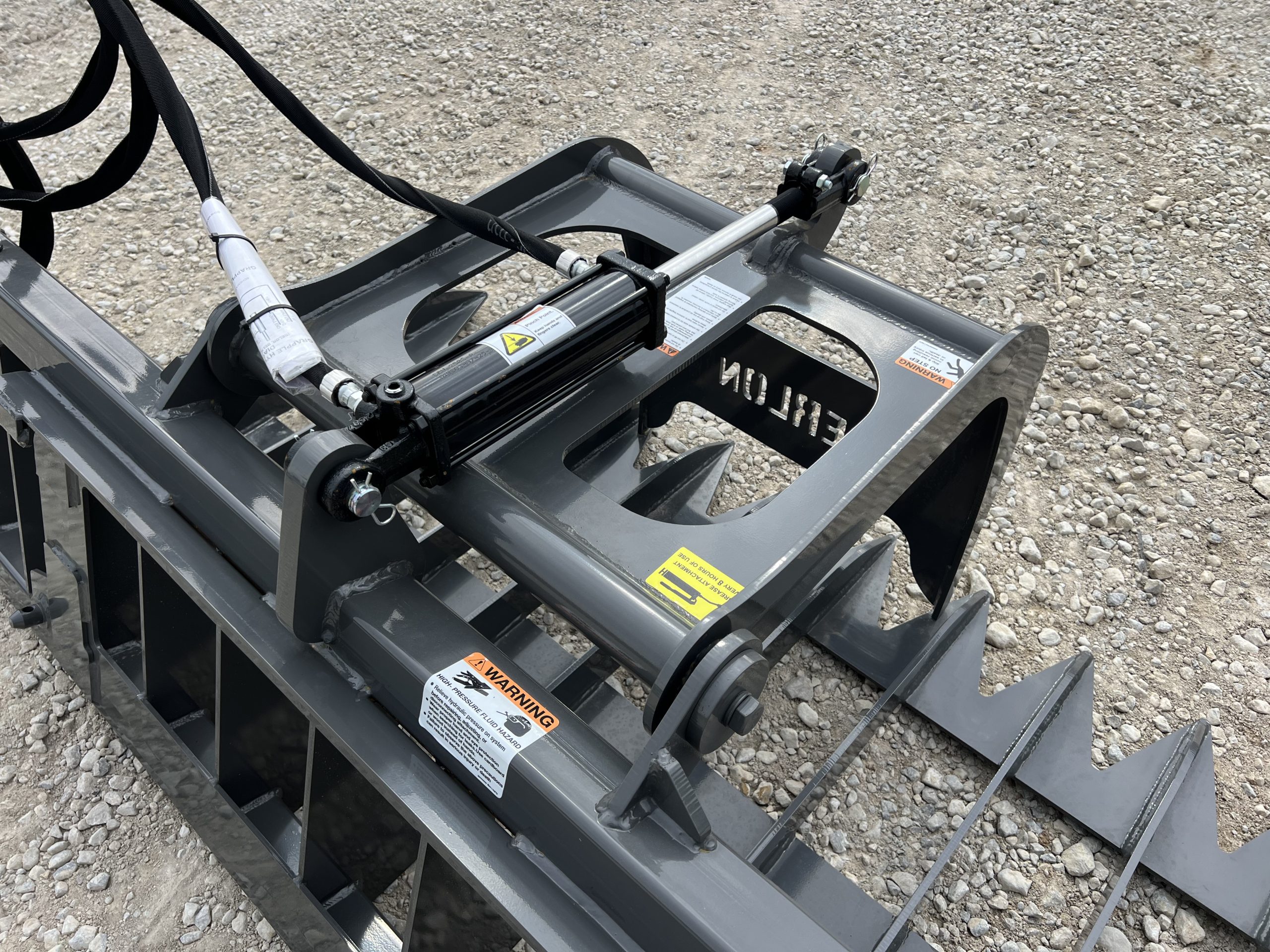 Berlon 66" Compact Tractor Root Brush Grapple Attachment Fits John Deere Loader - Image 12