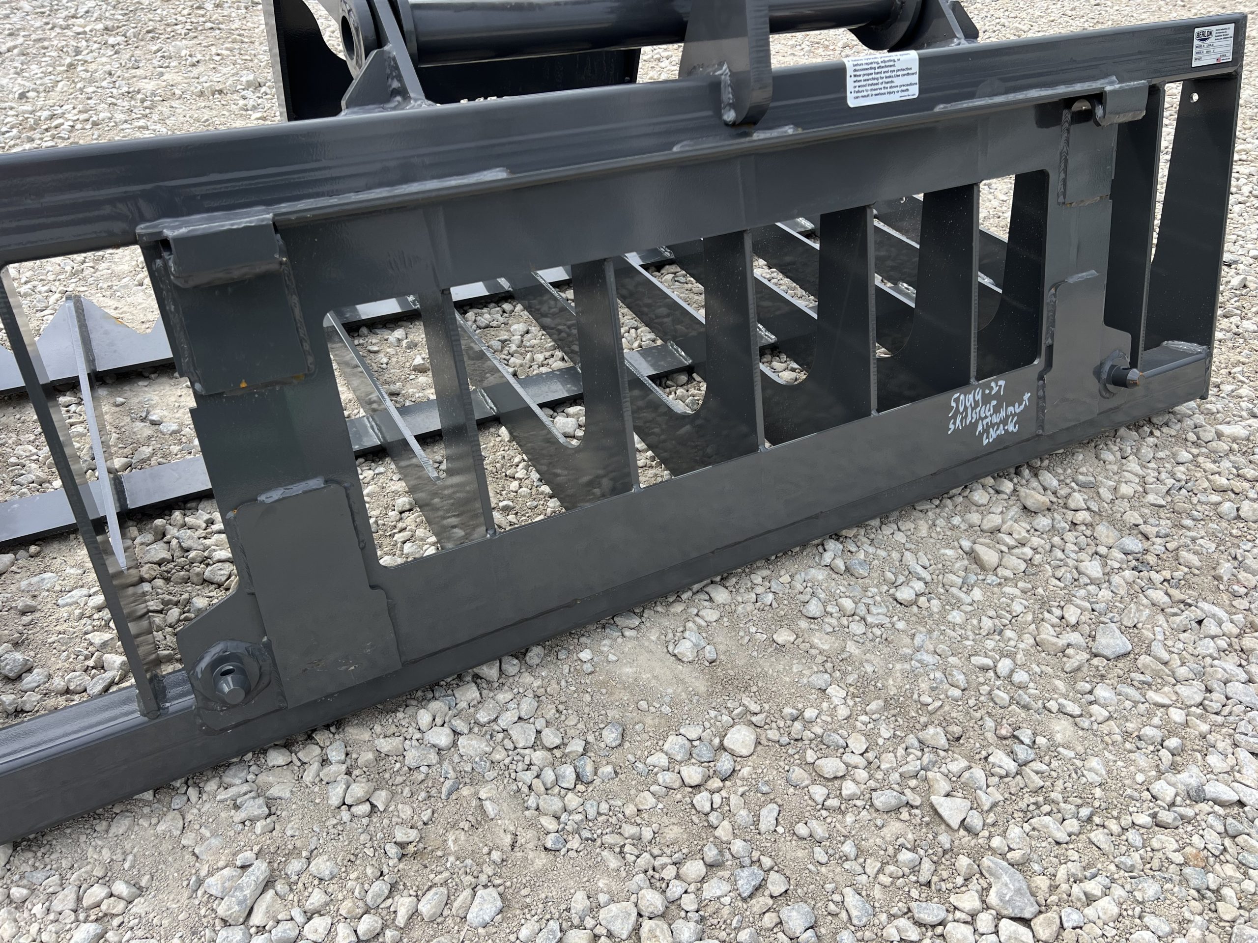 Berlon 66" Compact Tractor Root Brush Grapple Attachment Fits John Deere Loader - Image 13