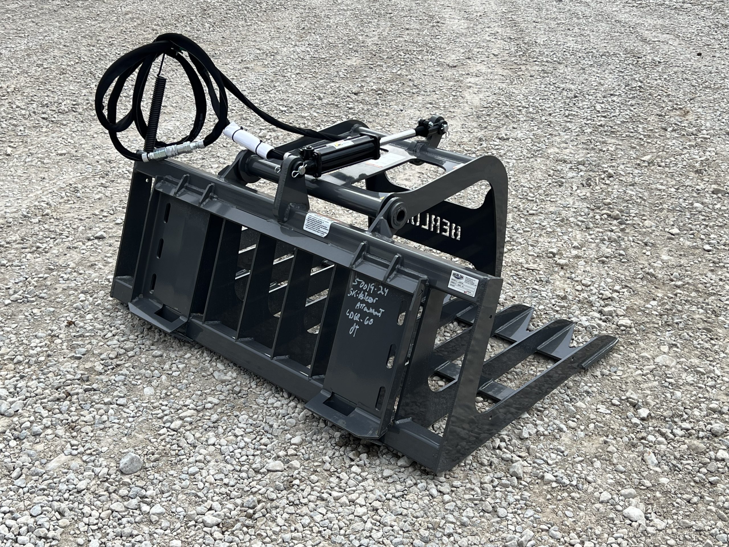 Berlon 60" Root Brush Grapple Attachment Fits Skid Steer Compact Tractor Loader - Image 6