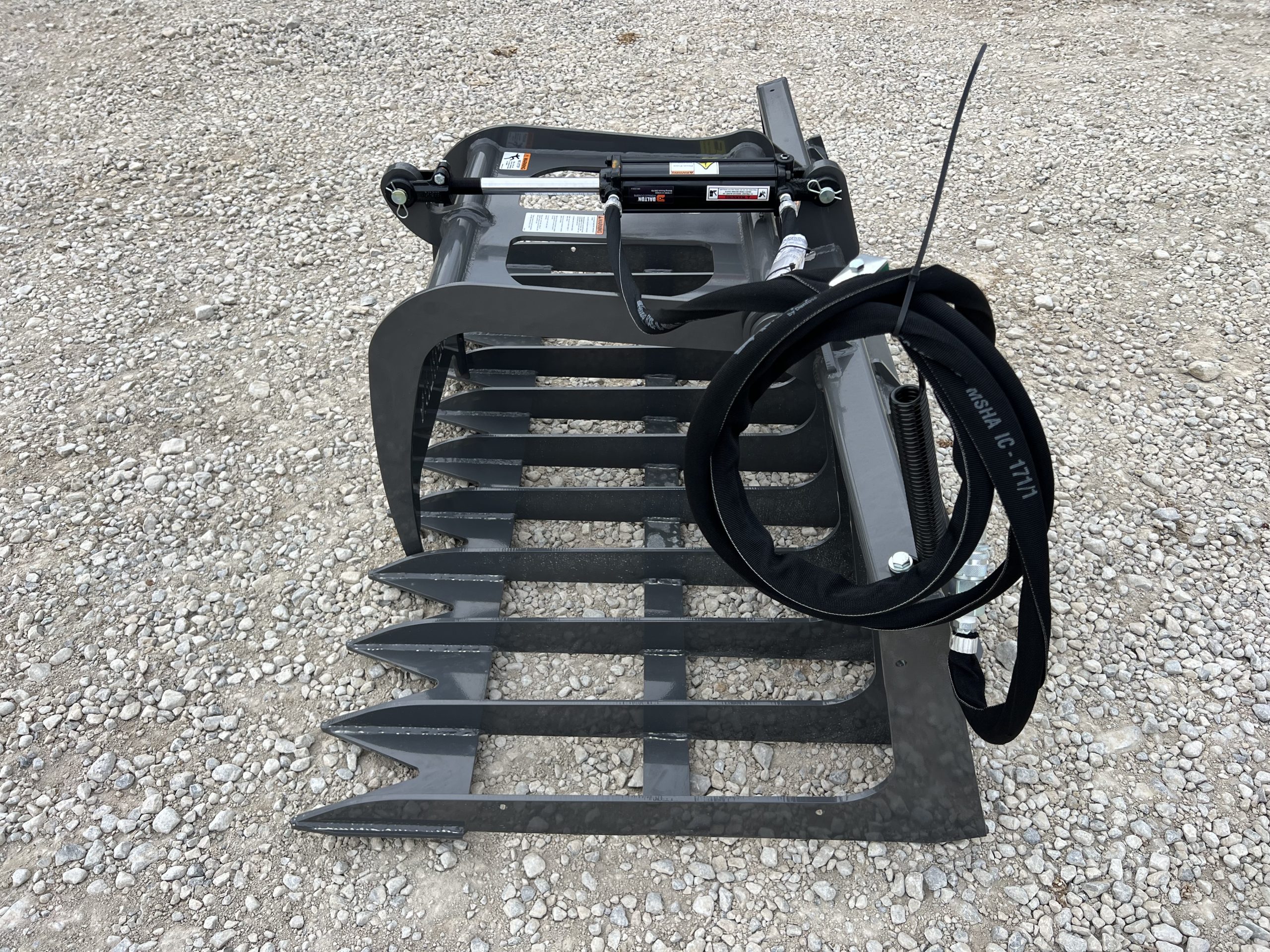 Berlon 66" Root Brush Grapple Attachment Fits Skid Steer Compact Tractor Loader - Image 9