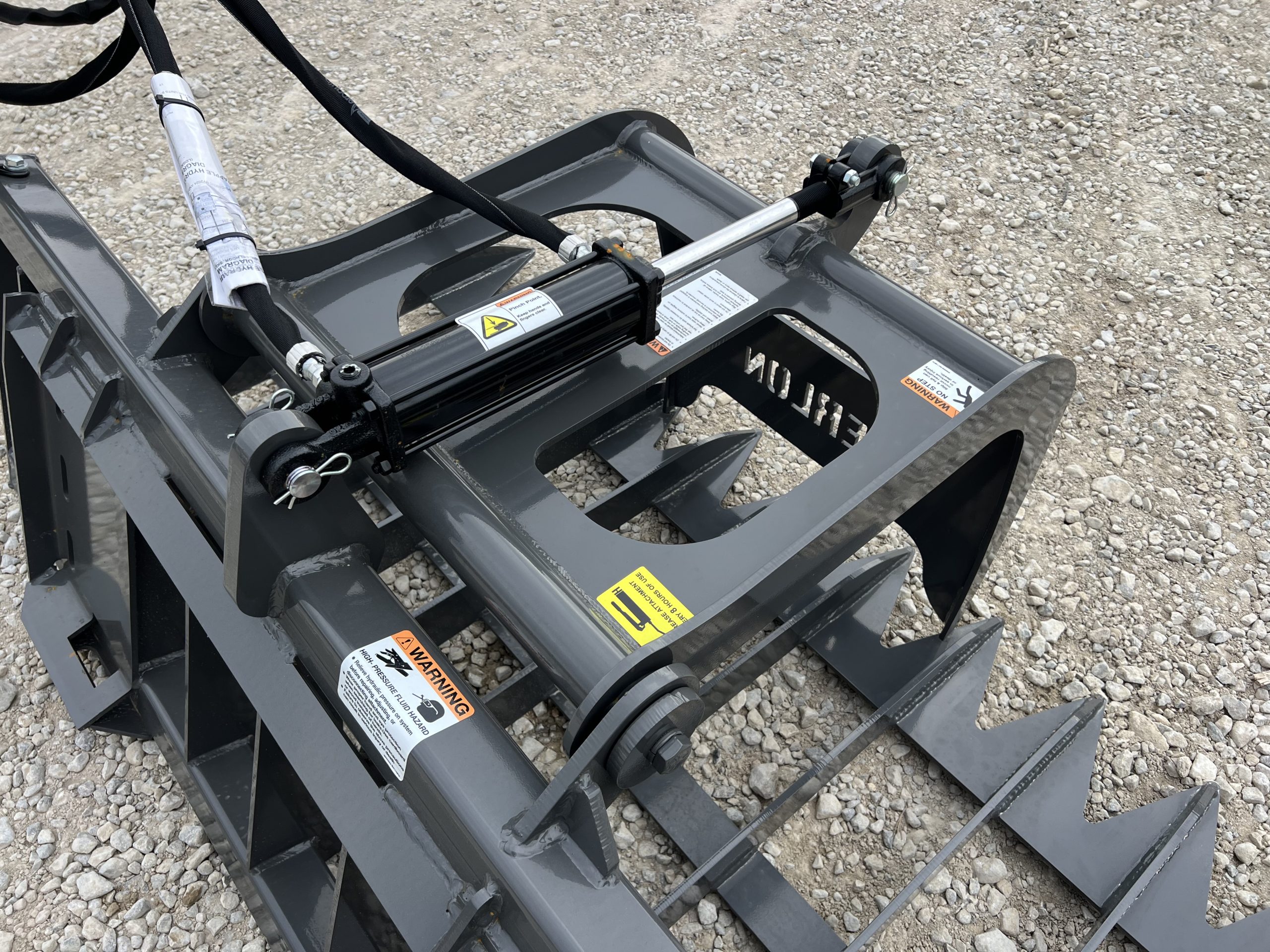 Berlon 66" Root Brush Grapple Attachment Fits Skid Steer Compact Tractor Loader - Image 12