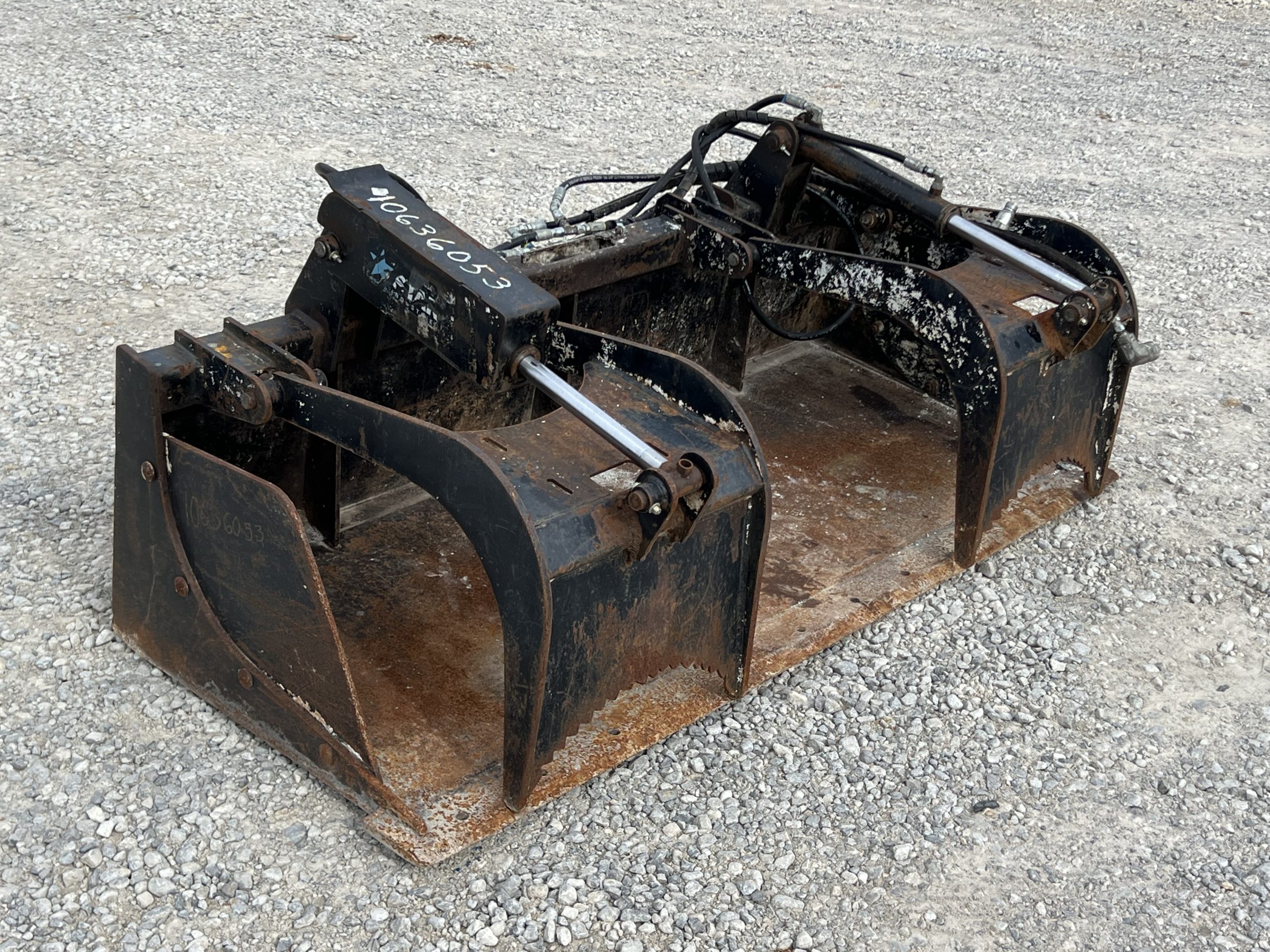 2022 Star 72" Heavy Duty Solid Bottom Grapple Bucket Fits Skid Steer 175-72 USA - Image 3