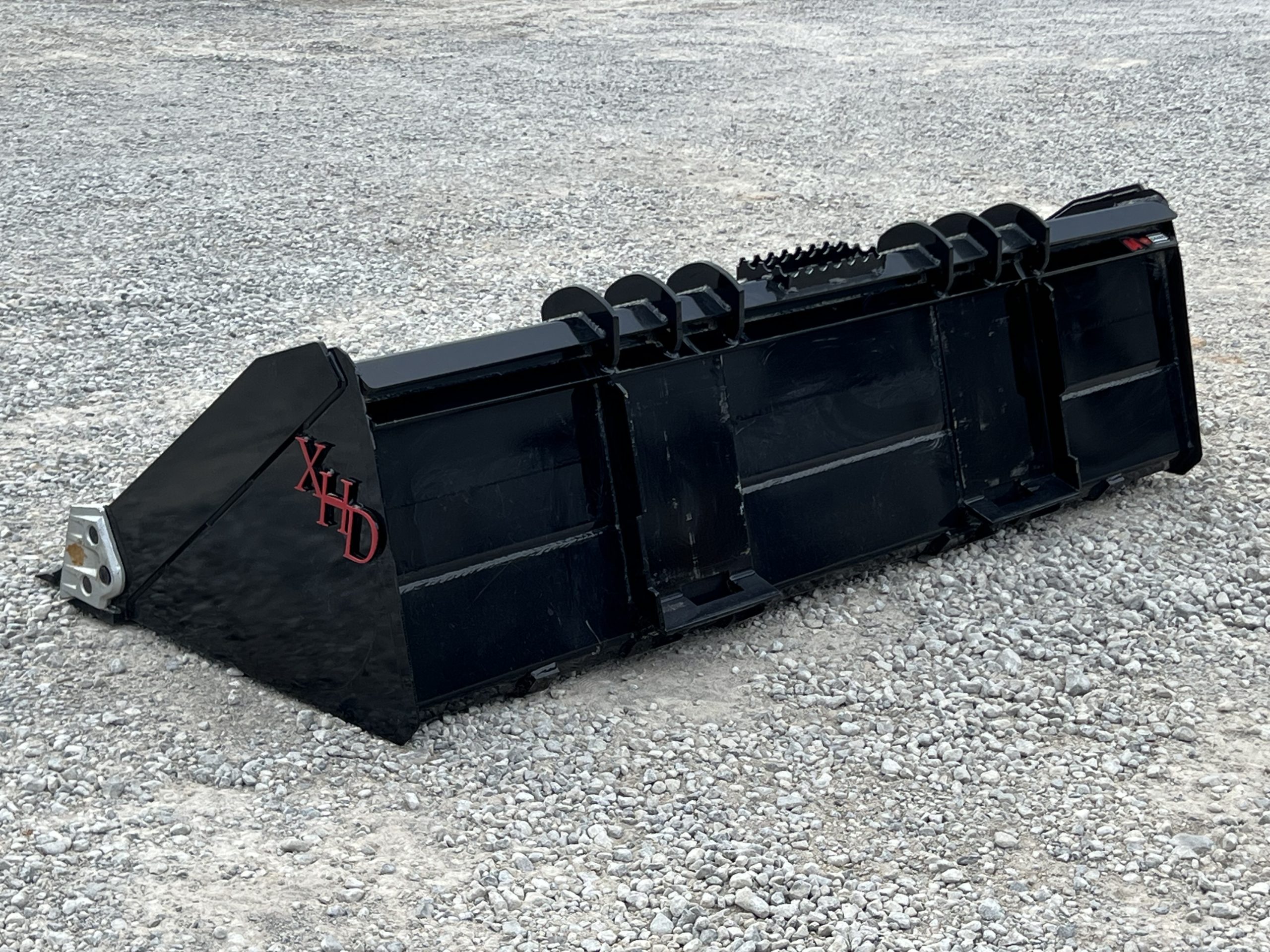 XHD 84" Severe Duty Tooth Bucket with Side Cutters Fits Compact Track Loader - Image 9