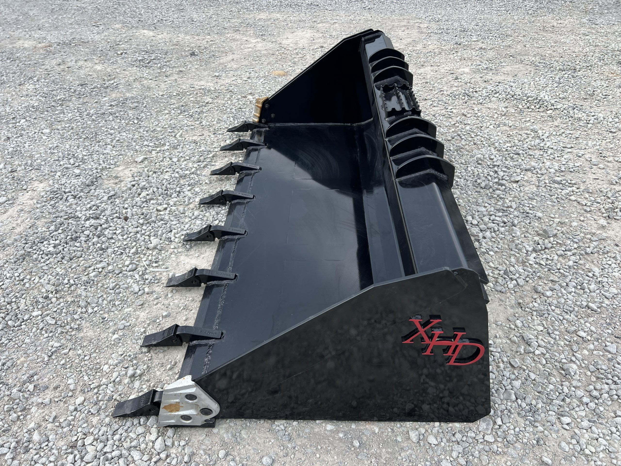 XHD 84" Severe Duty Tooth Bucket with Side Cutters Fits Compact Track Loader - Image 10