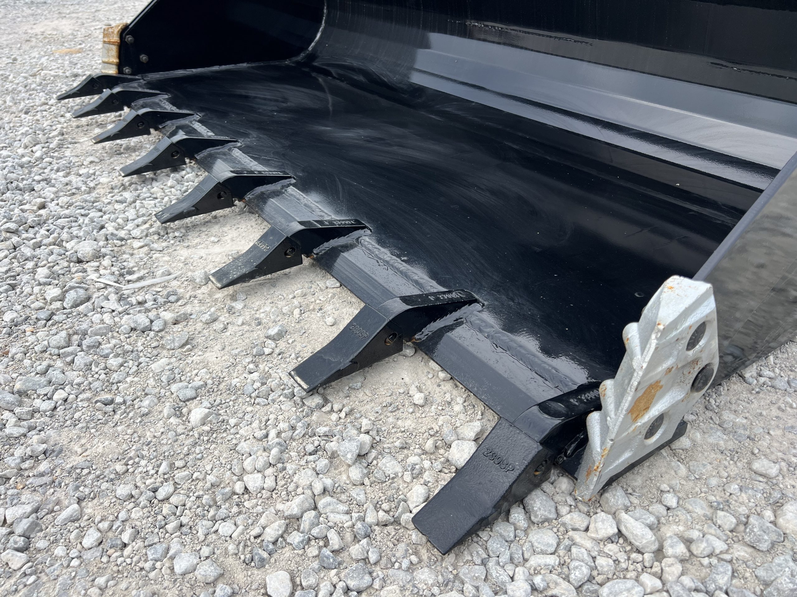 XHD 84" Severe Duty Tooth Bucket with Side Cutters Fits Compact Track Loader - Image 11