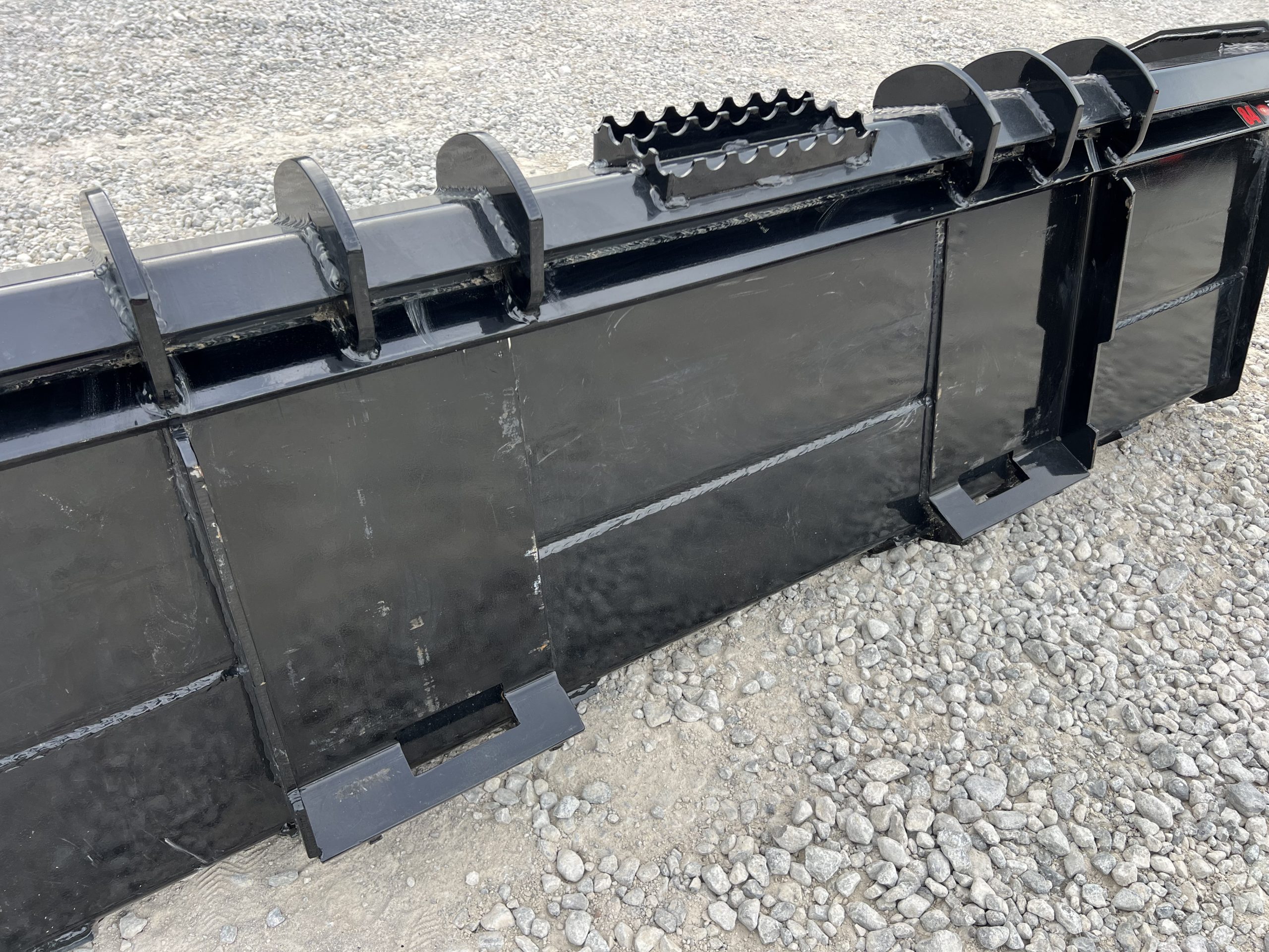 XHD 84" Severe Duty Tooth Bucket with Side Cutters Fits Compact Track Loader - Image 13
