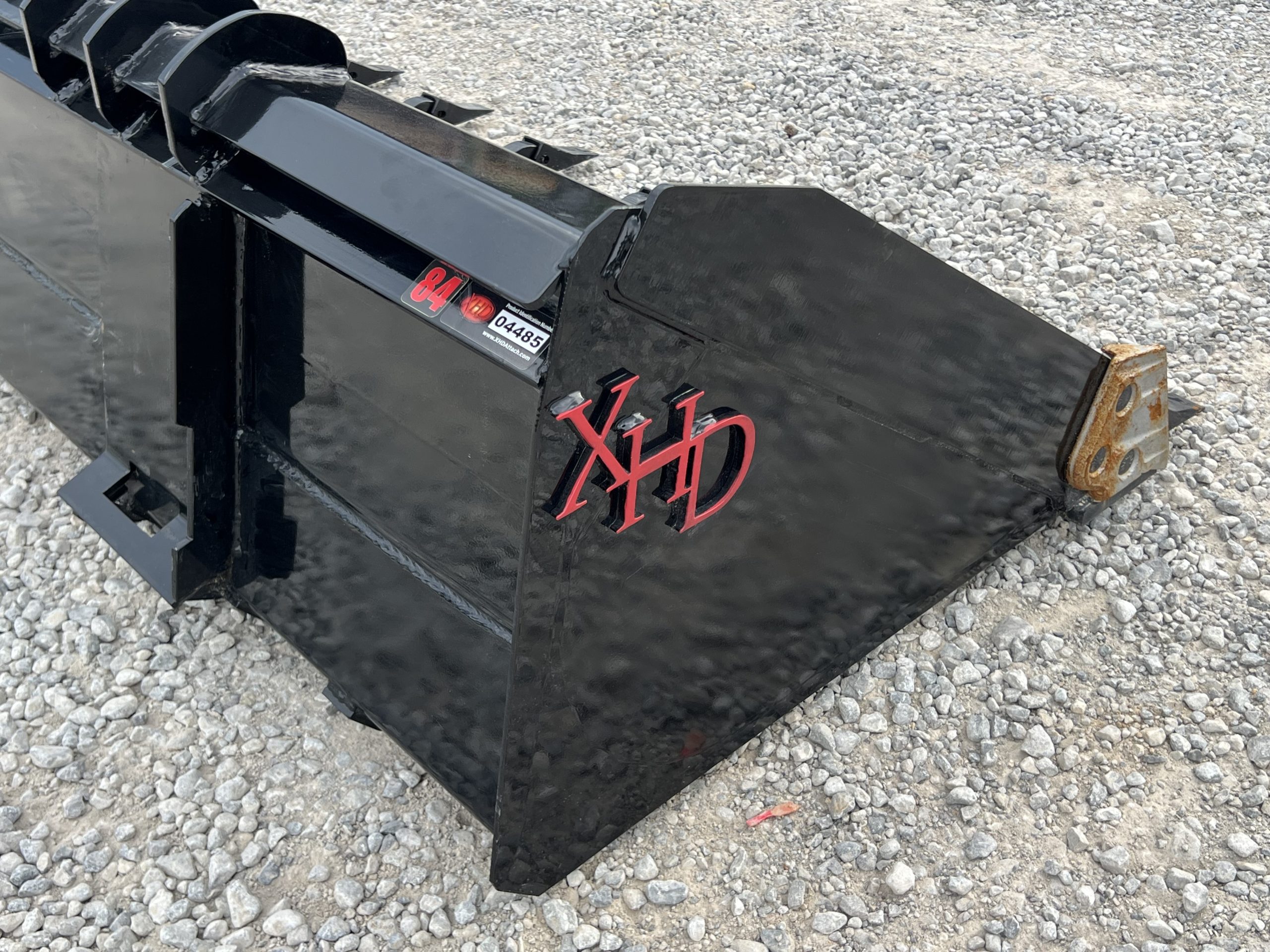 XHD 84" Severe Duty Tooth Bucket with Side Cutters Fits Compact Track Loader - Image 14