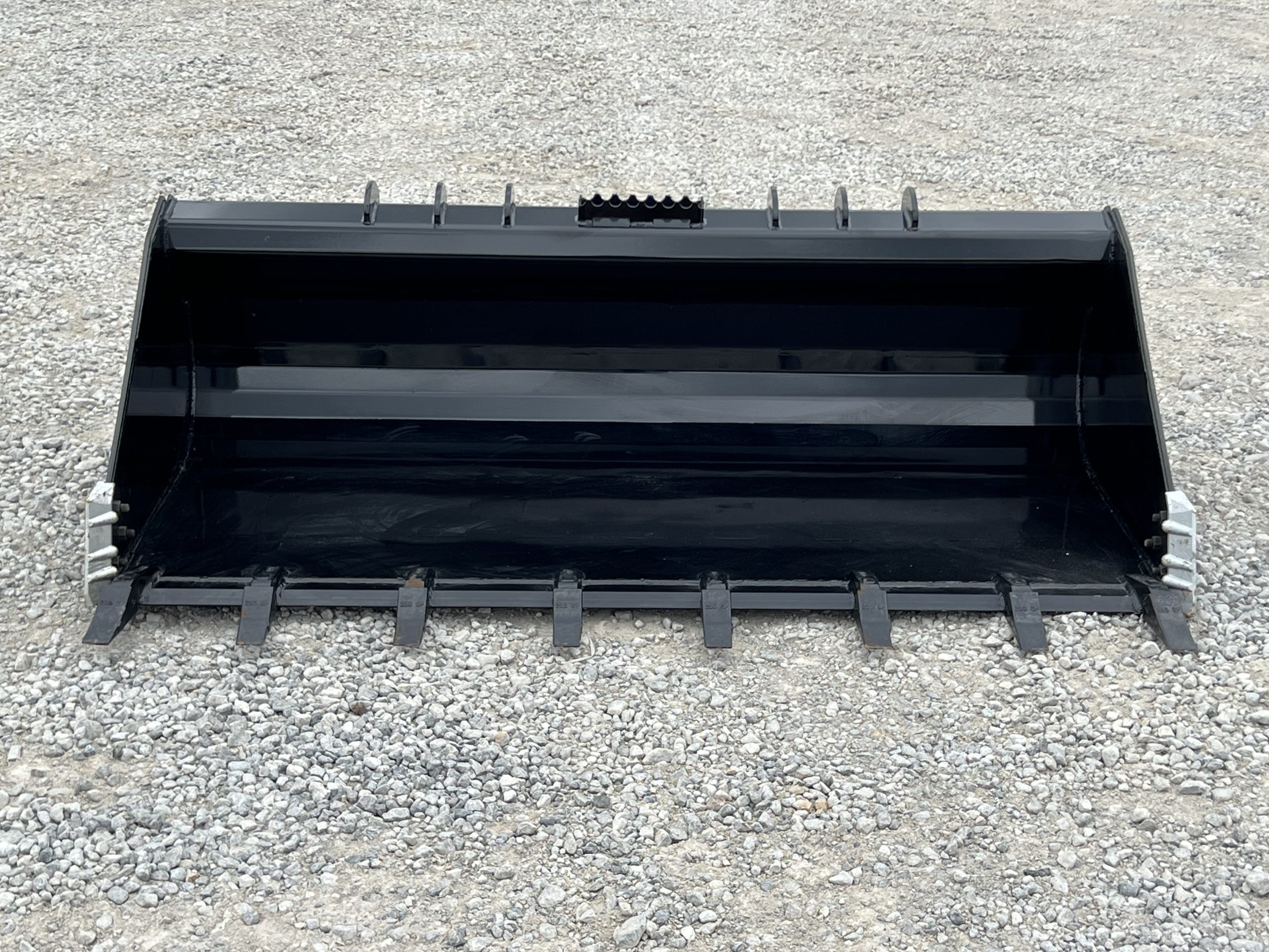XHD 79" Severe Duty Tooth Bucket with Side Cutters Fits Compact Track Loader - Image 3
