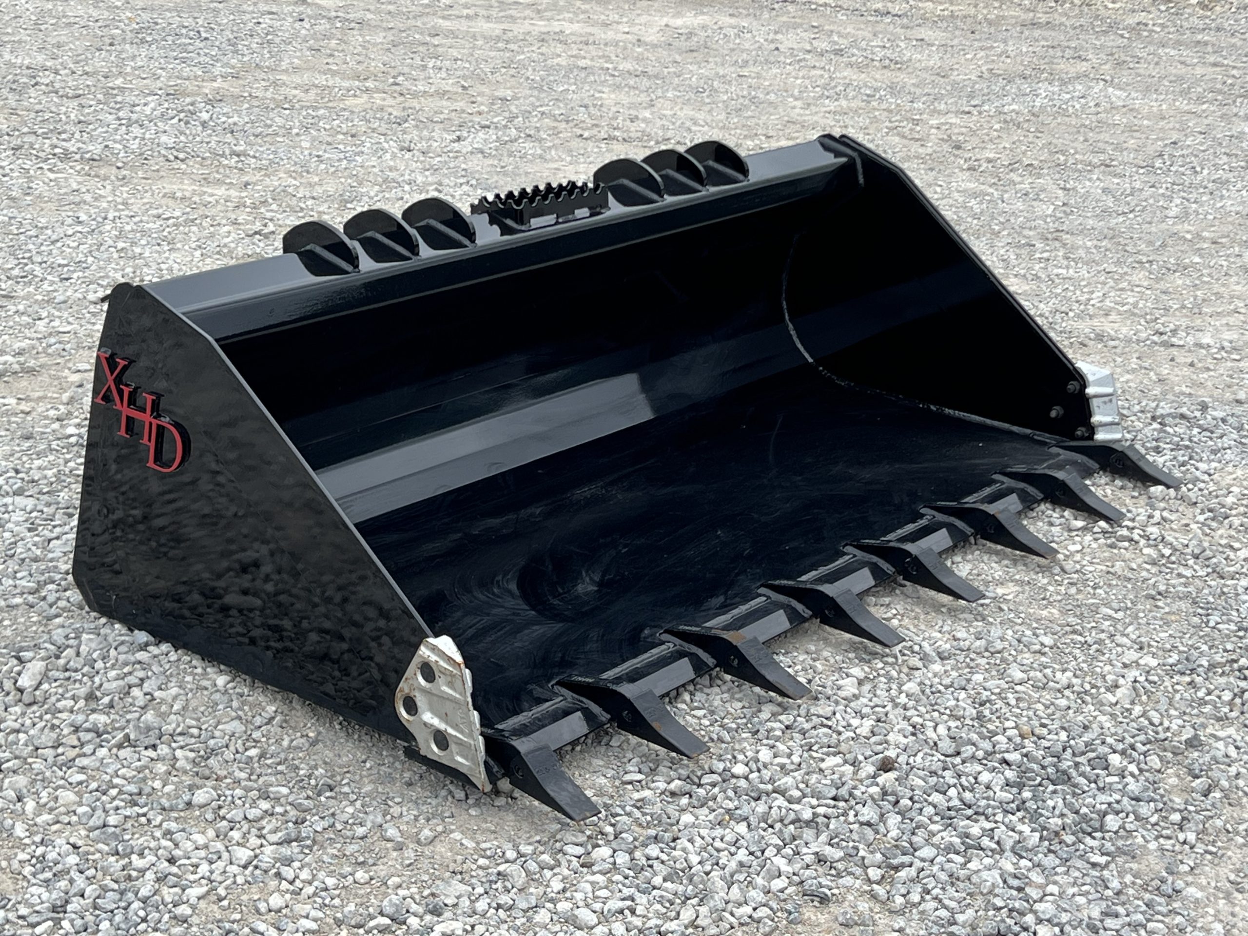 XHD 79" Severe Duty Tooth Bucket with Side Cutters Fits Compact Track Loader - Image 4