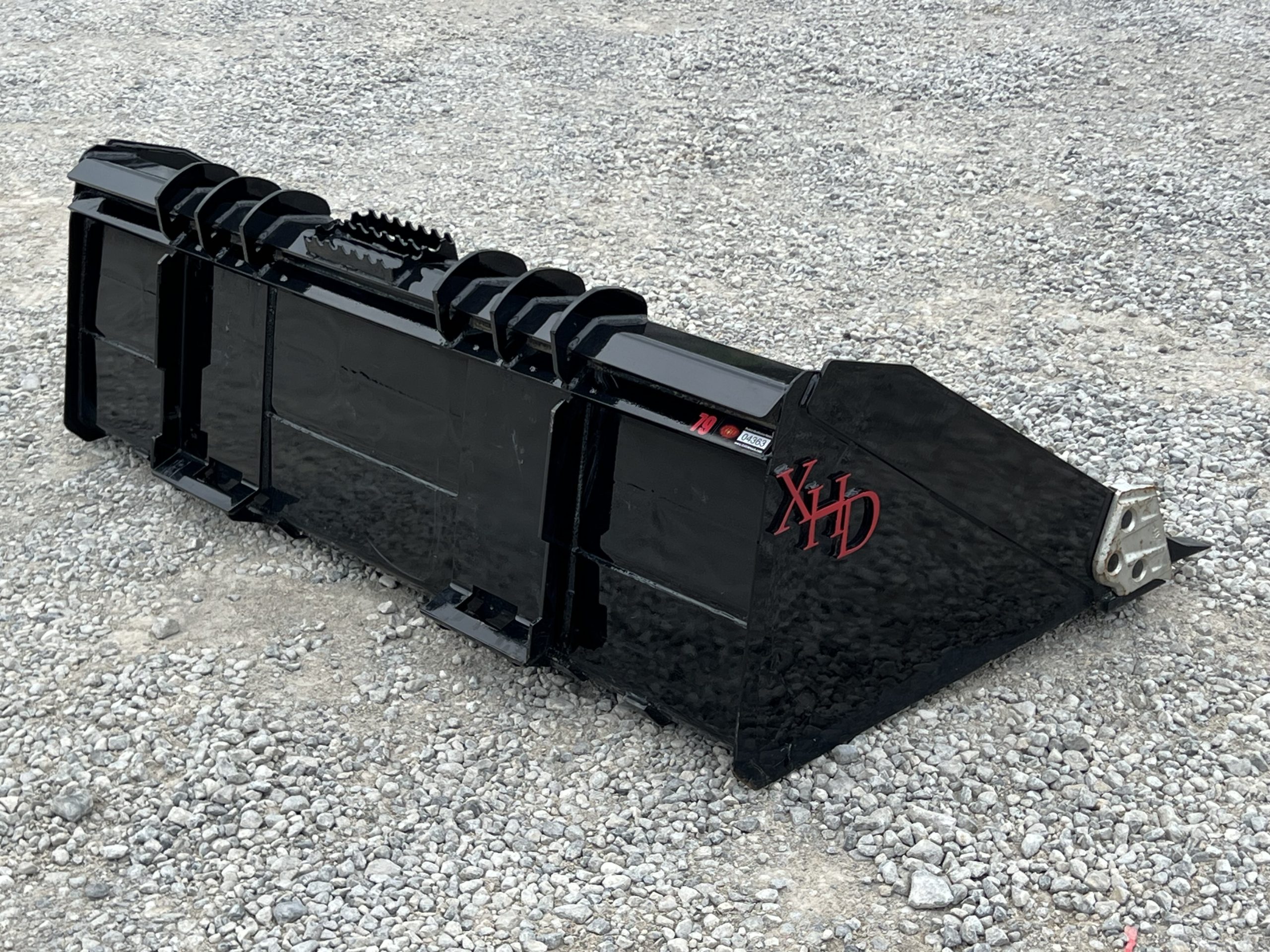 XHD 79" Severe Duty Tooth Bucket with Side Cutters Fits Compact Track Loader - Image 6