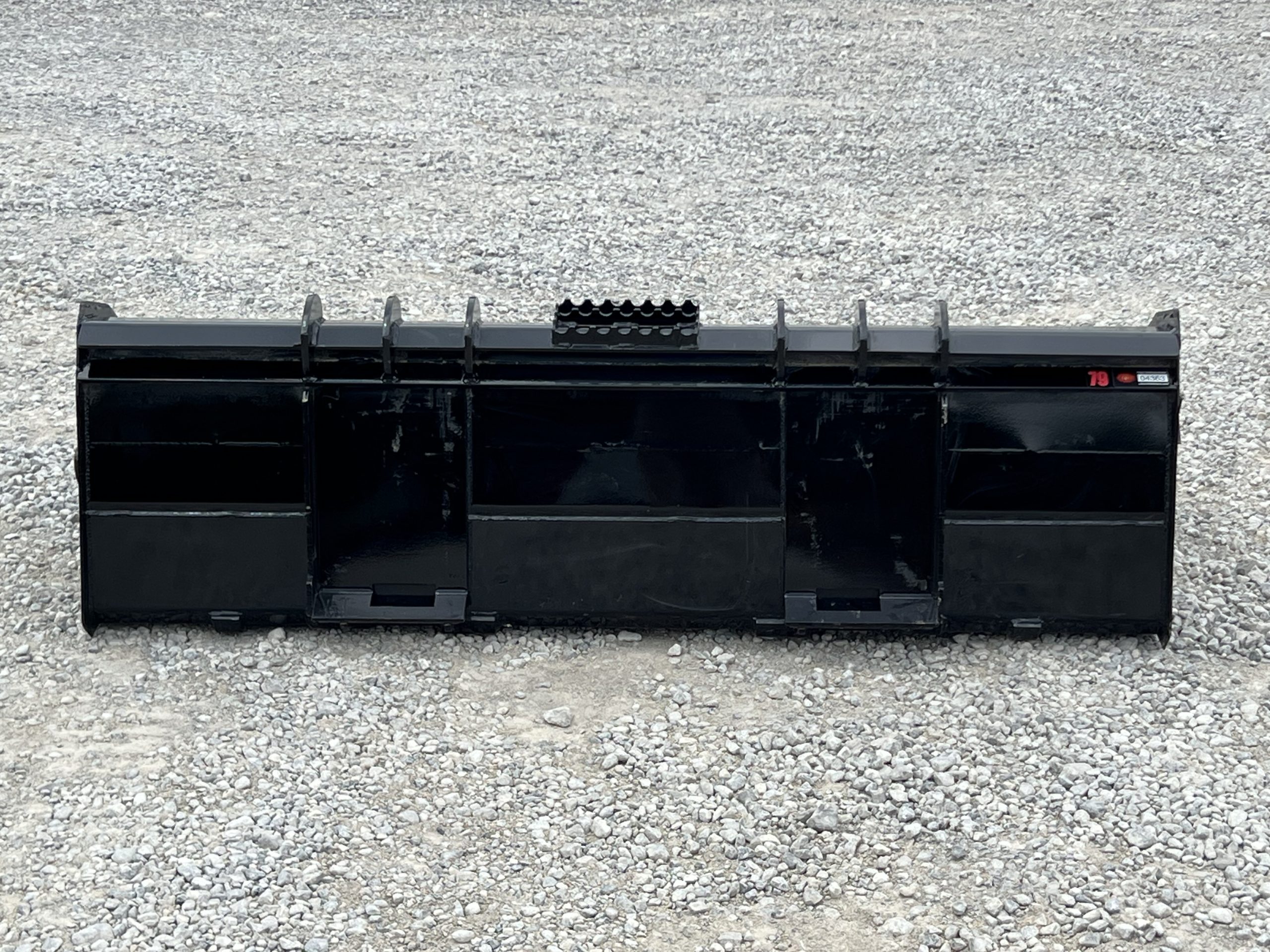 XHD 79" Severe Duty Tooth Bucket with Side Cutters Fits Compact Track Loader - Image 7