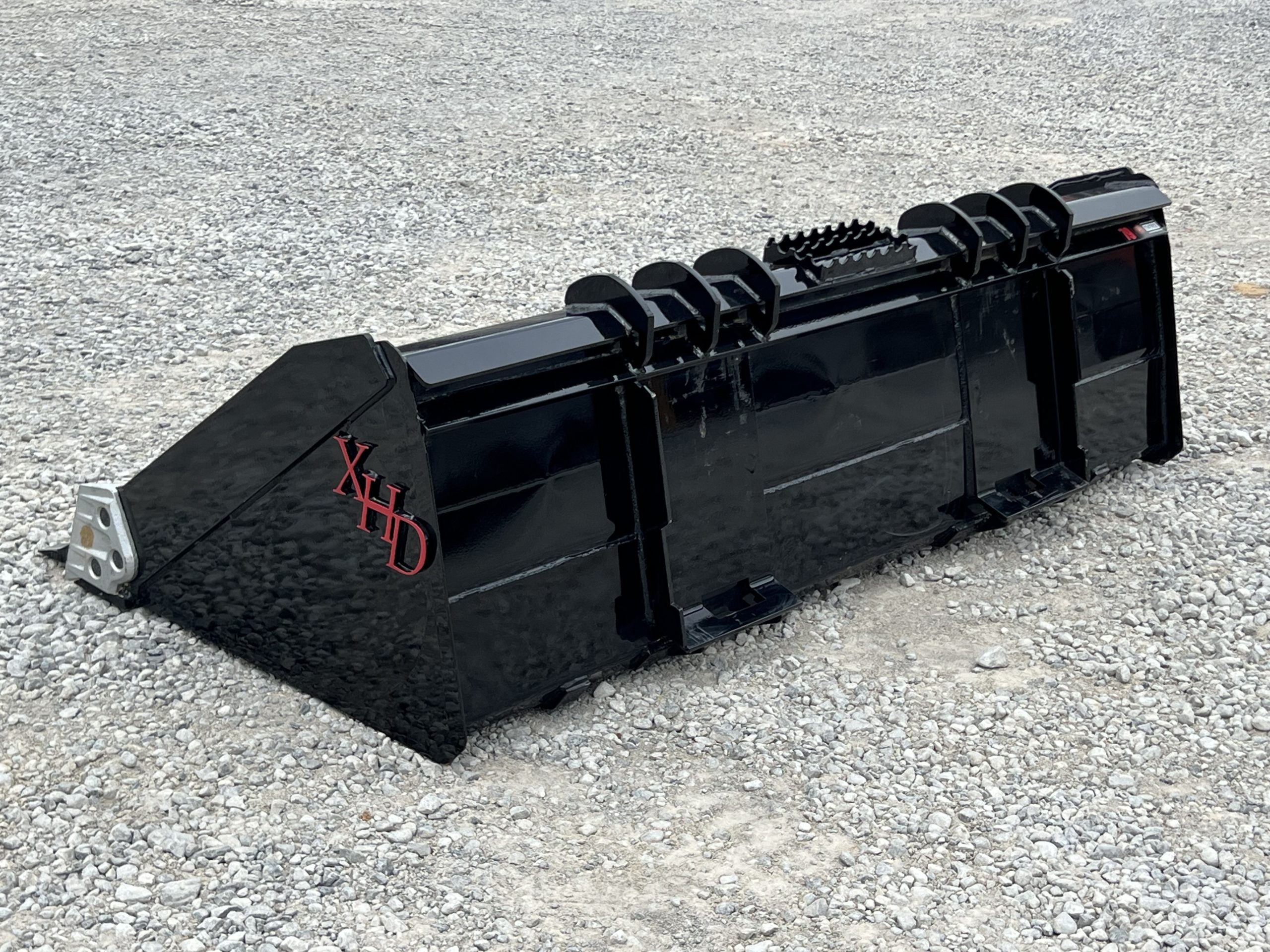 XHD 79" Severe Duty Tooth Bucket with Side Cutters Fits Compact Track Loader - Image 8