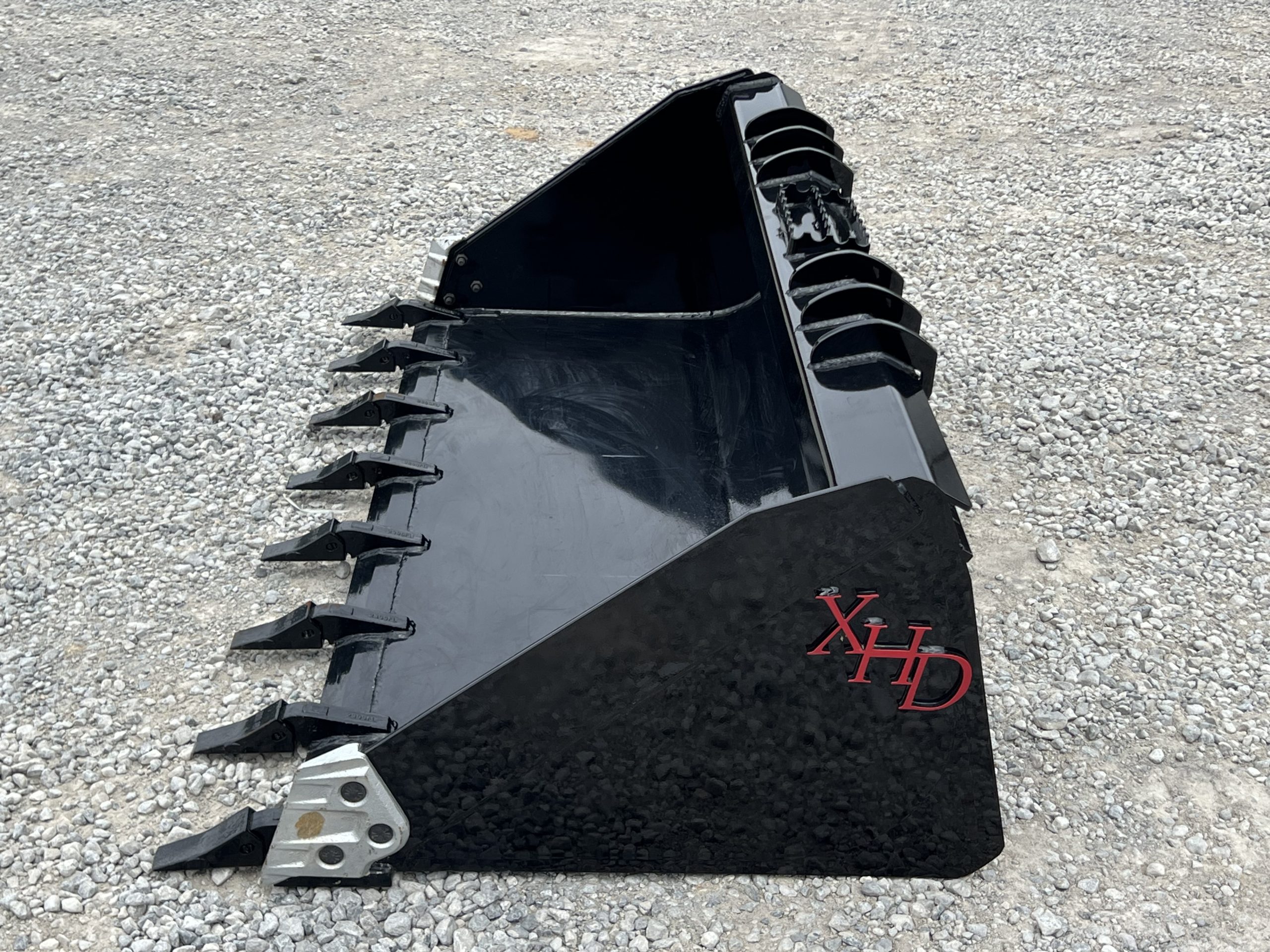 XHD 79" Severe Duty Tooth Bucket with Side Cutters Fits Compact Track Loader - Image 9