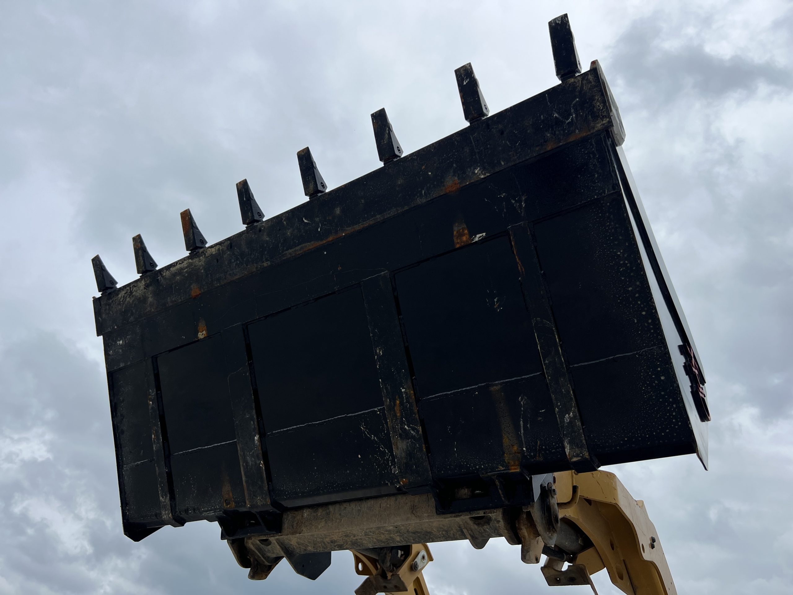 XHD 79" Severe Duty Tooth Bucket with Side Cutters Fits Compact Track Loader - Image 14