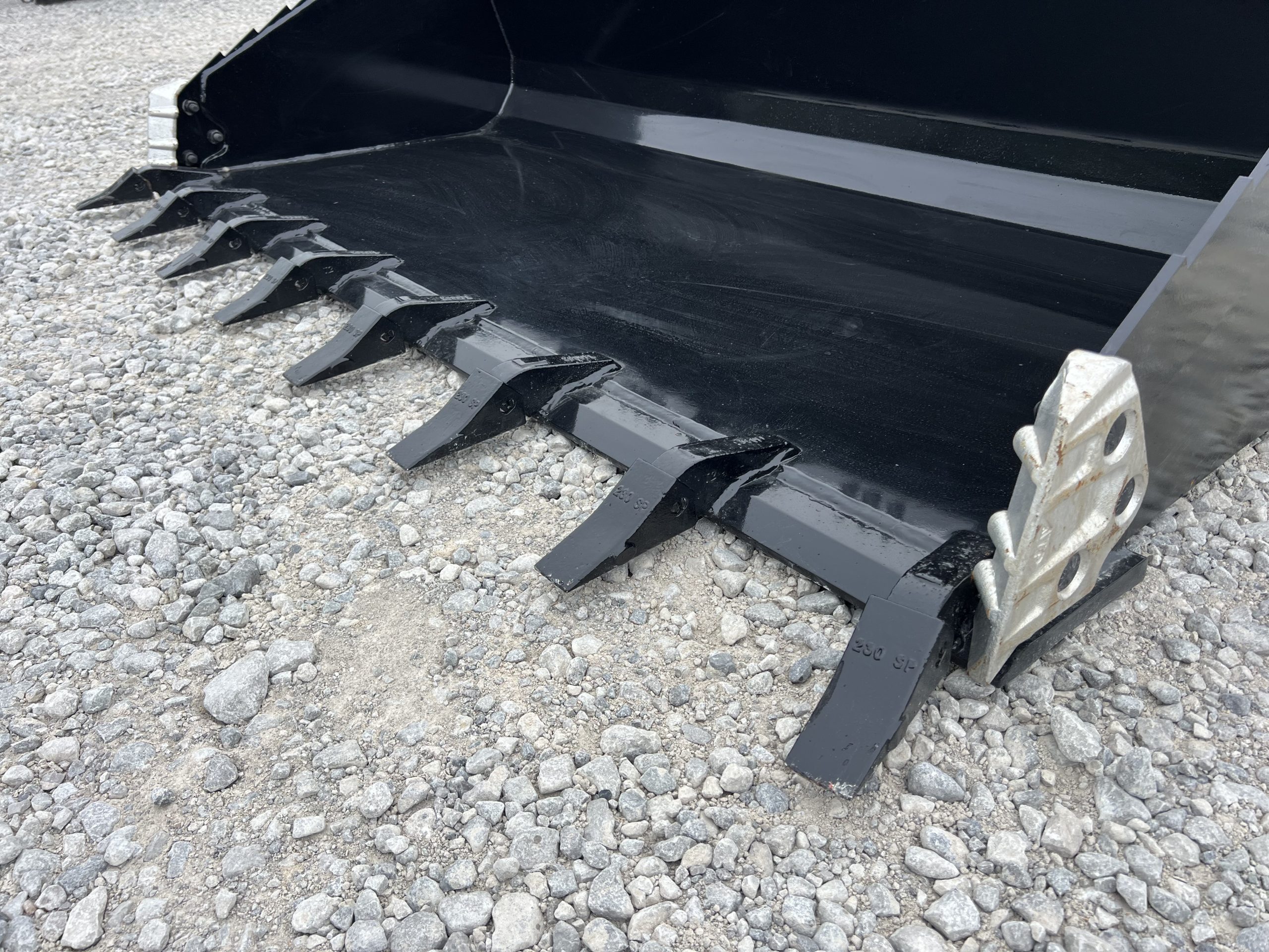 PROWORKS 80" Severe Duty Tooth Bucket Attachment Fits Compact Track Loader - Image 10