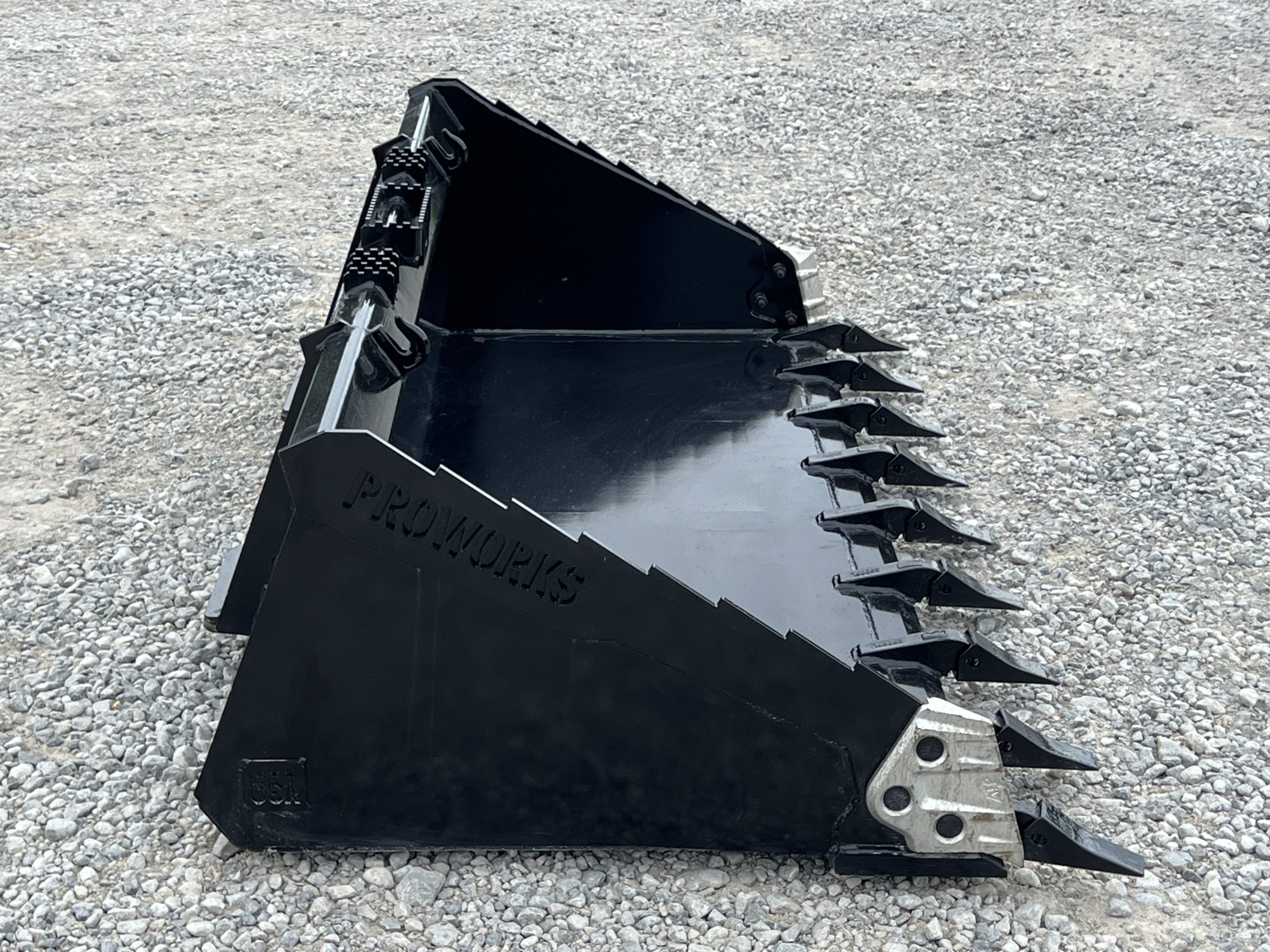 PROWORKS 84" Severe Duty Tooth Bucket Attachment Fits Compact Track Loader - Image 5
