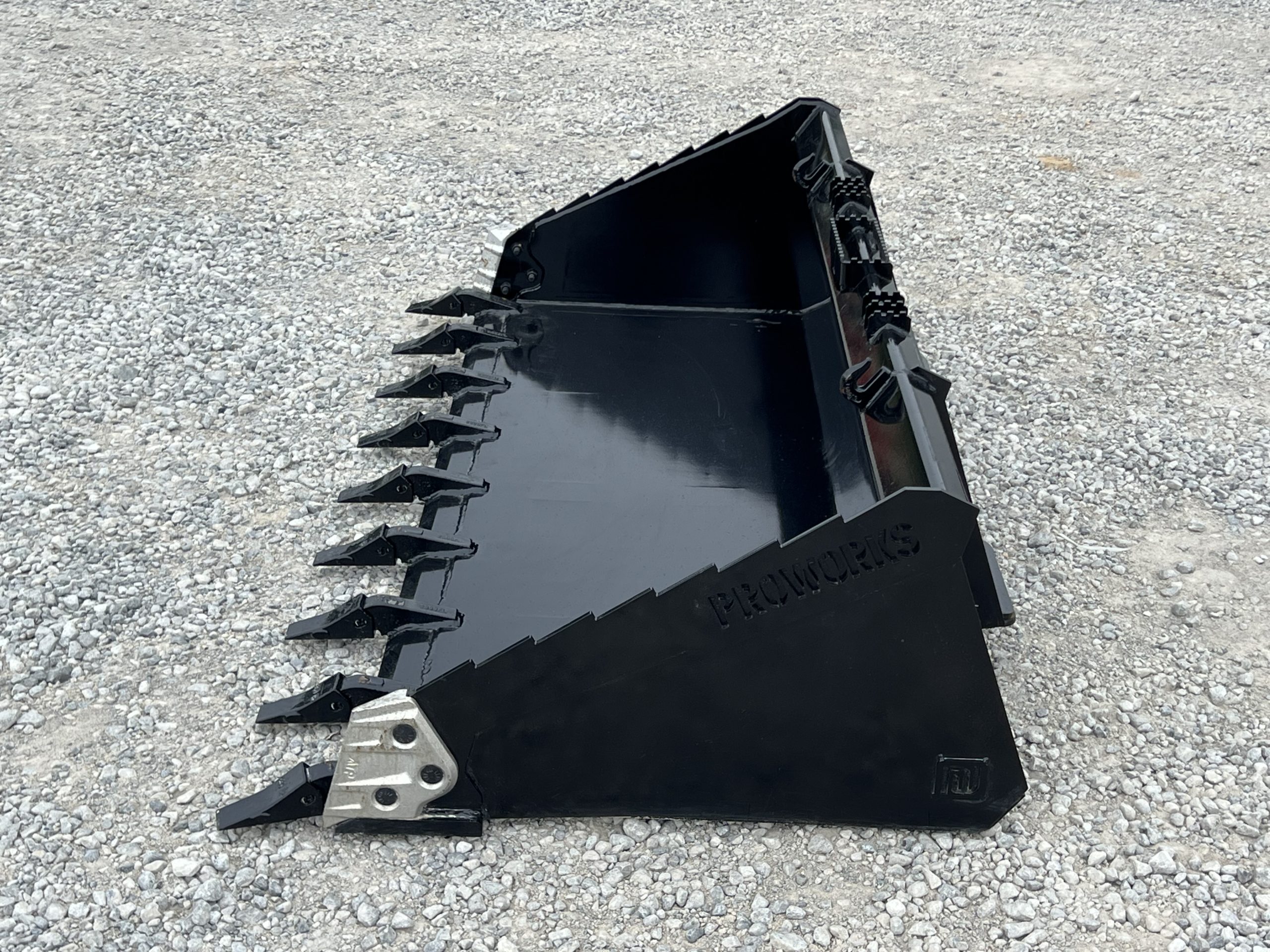 PROWORKS 84" Severe Duty Tooth Bucket Attachment Fits Compact Track Loader - Image 9