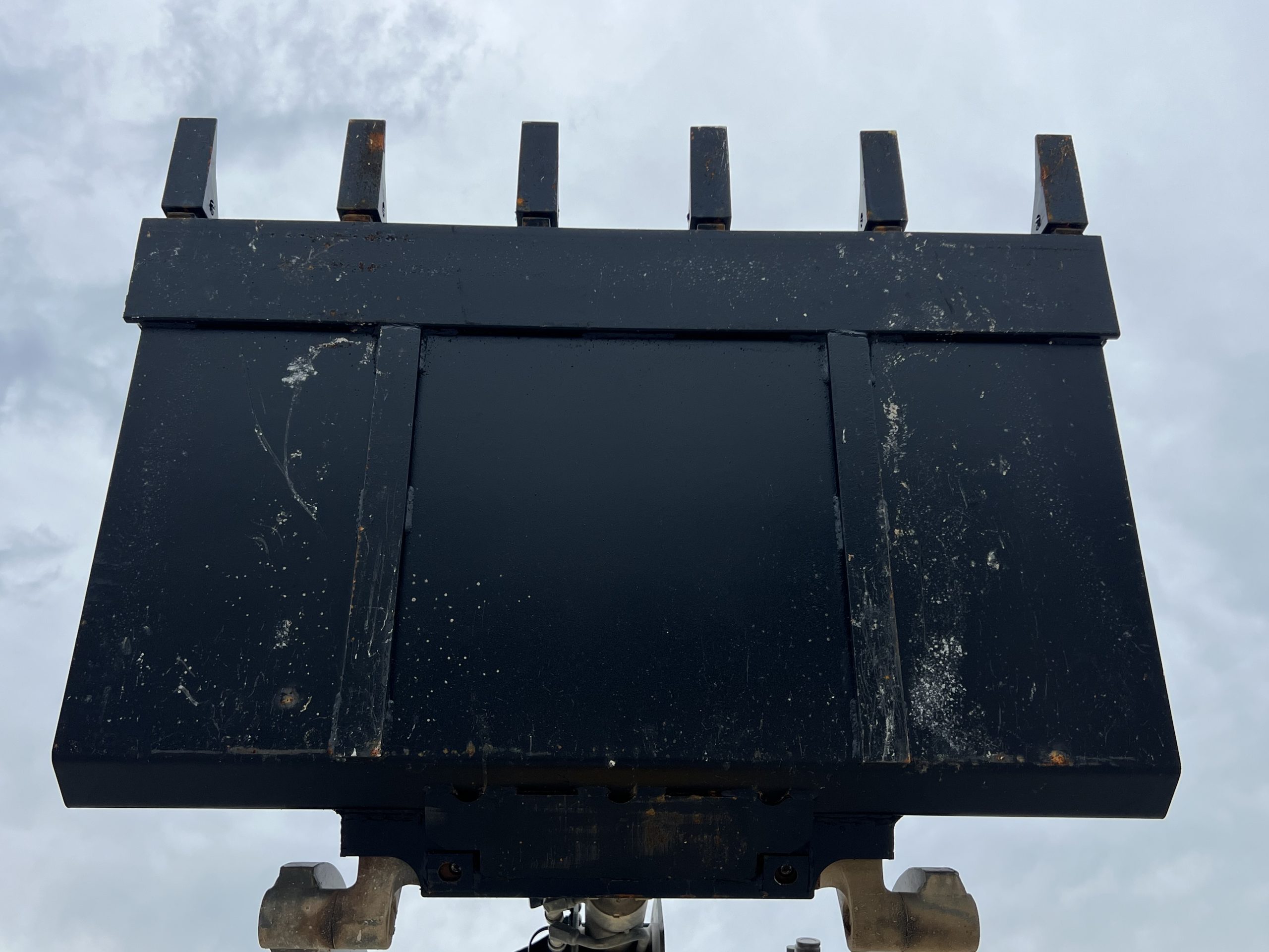 PROWORKS 48" Tooth Dirt Bucket Attachment 20" Tall Fits Mini Universal Skid Steer - Image 13