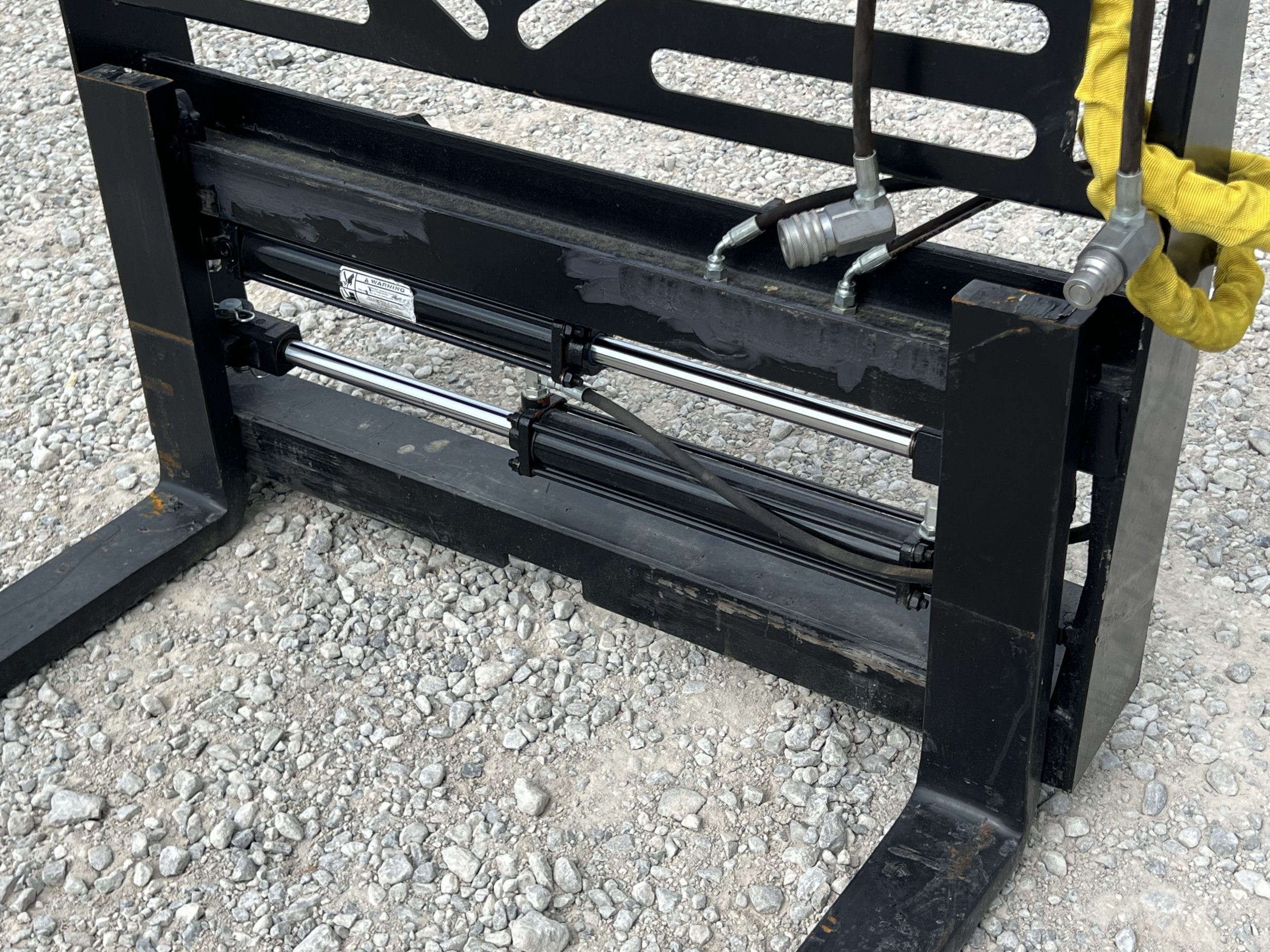 48" Hydraulic Pallet Forks Fork Positioner Fits Skid Steer Tractor Quick Attach - Image 9